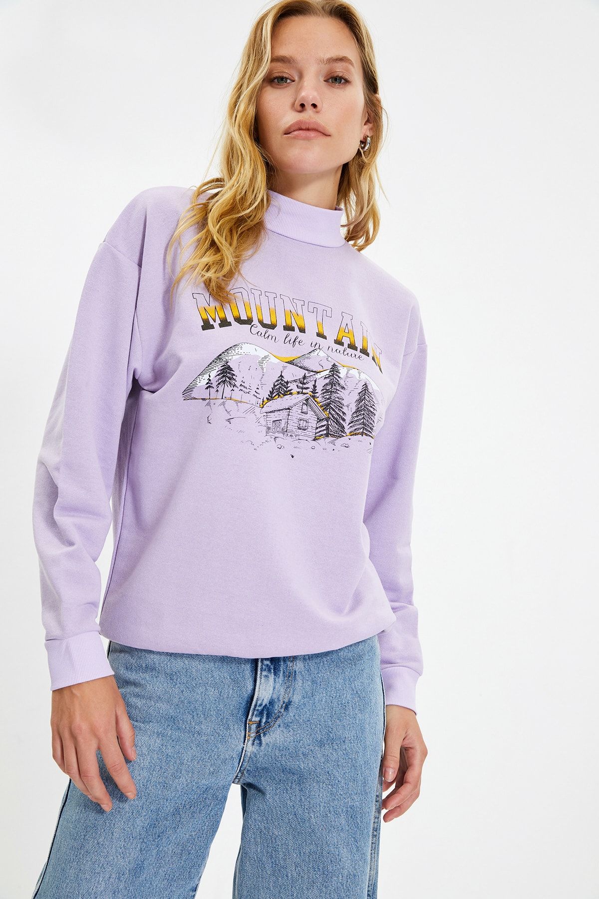 TRENDYOLMİLLA Lila Loose Dik Yaka Baskılı Örme İnce Sweatshirt TWOAW22SW1901