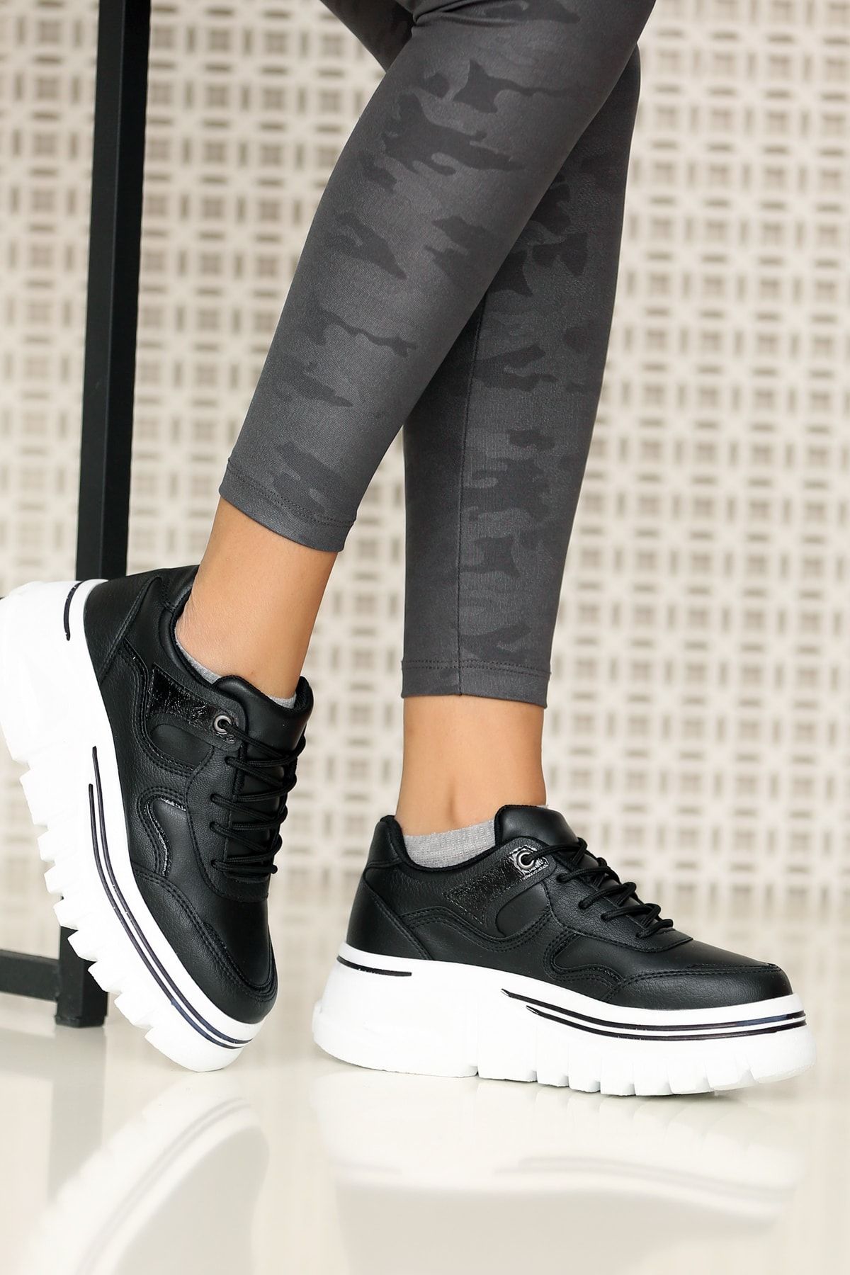 Pembe Potin Kadın Siyah Sneaker Ayakkabı