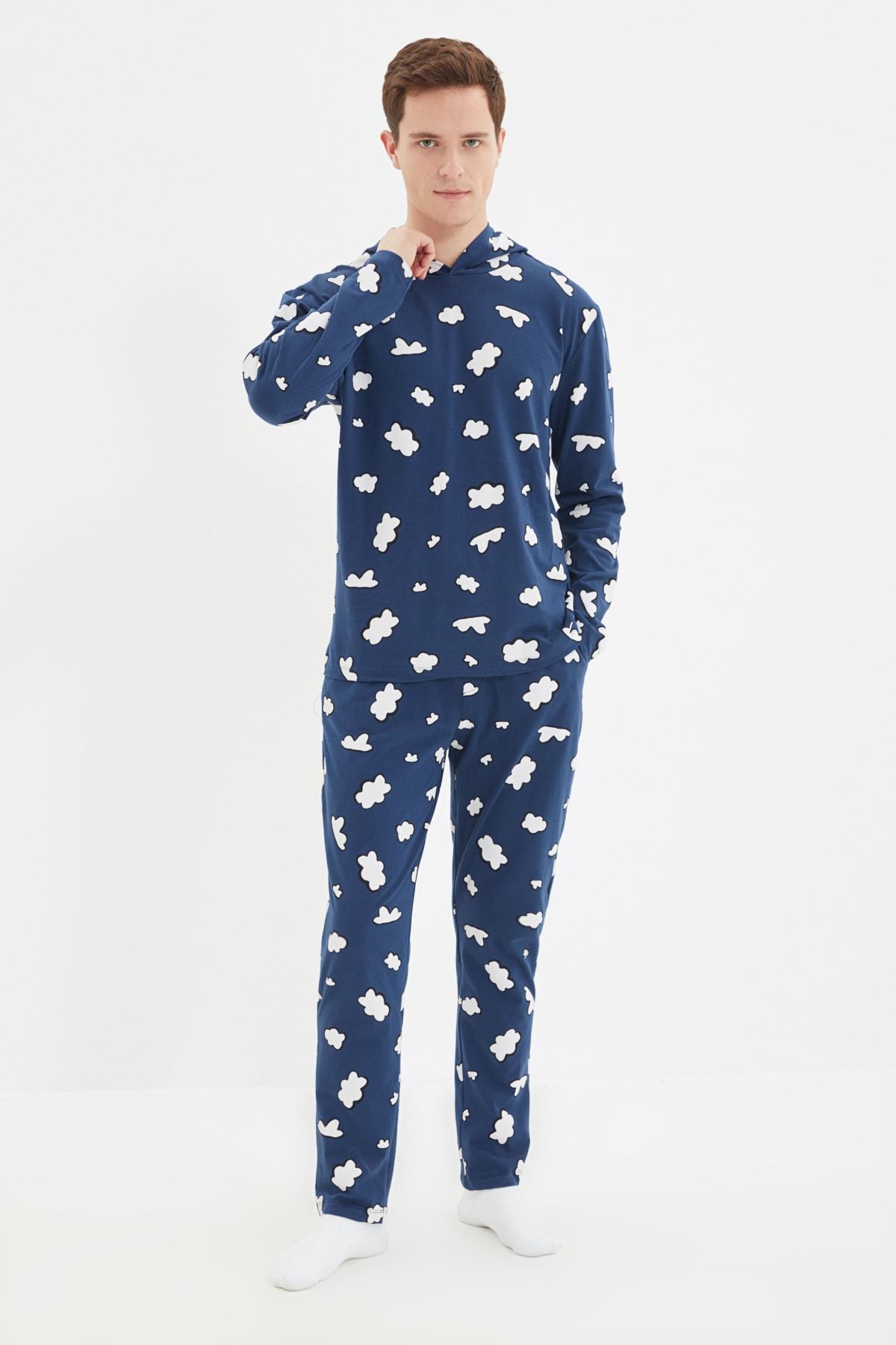 TRENDYOL MAN Lacivert  Regular Fit Baskılı Üst Kapüşonlu  Pijama Takımı TMNAW22PT1067