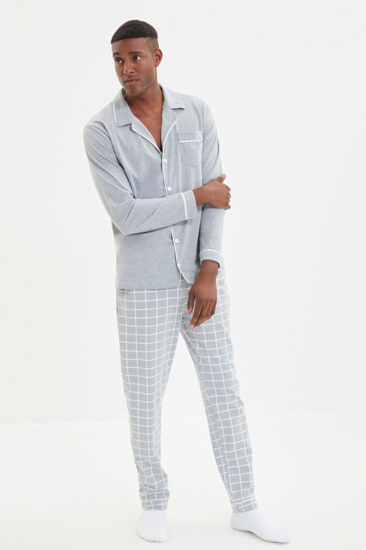 TRENDYOL MAN Gri  Regular Fit Üst Biye Detaylı Örme Pijama Takımı TMNAW22PT1073