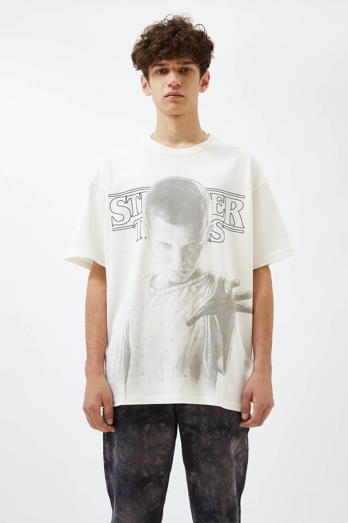 Pull & Bear Netflix Stranger Things Eleven Görselli T-Shirt