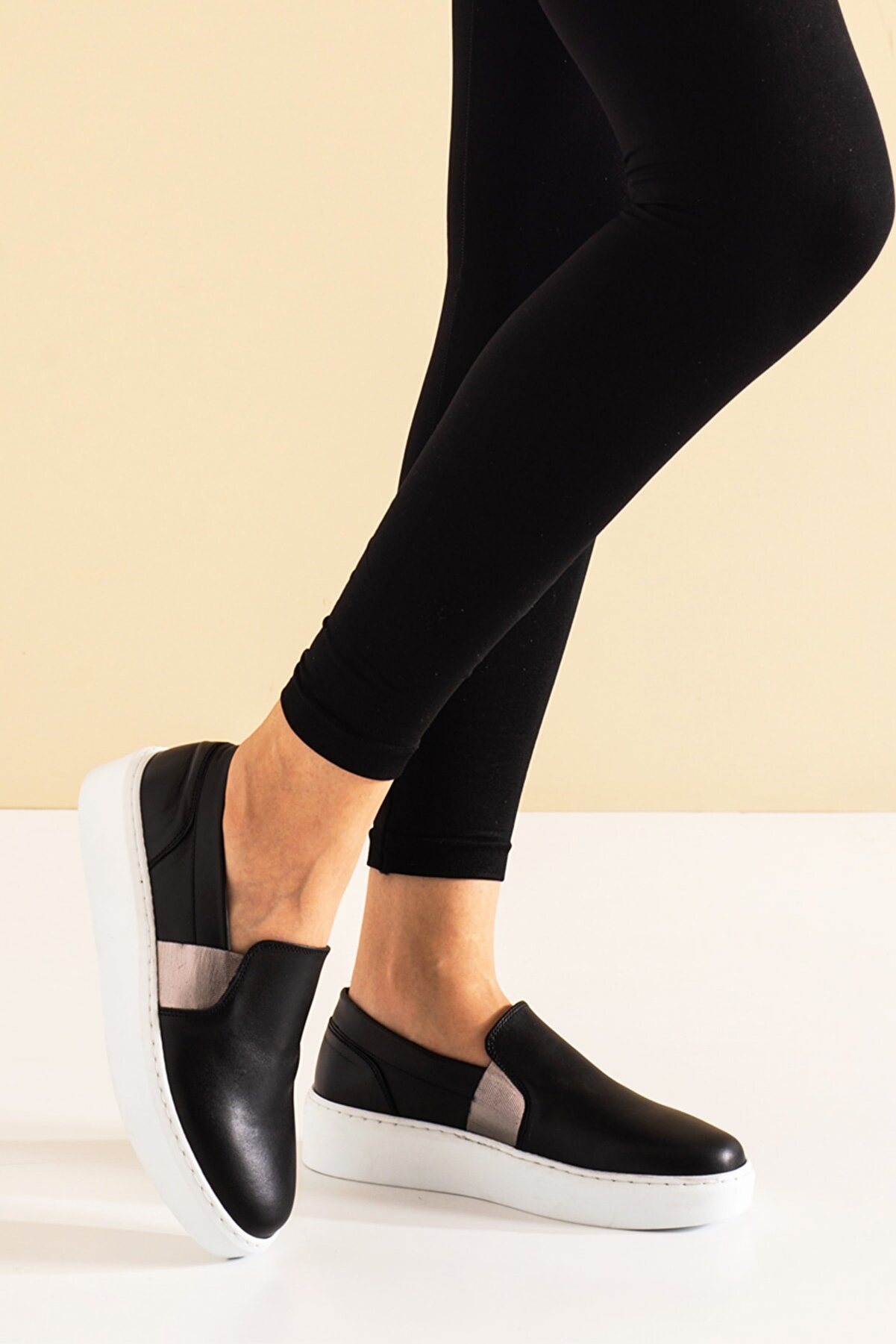 GRADA Sade Düz Siyah Deri Kadın Sneaker Ayakkabı