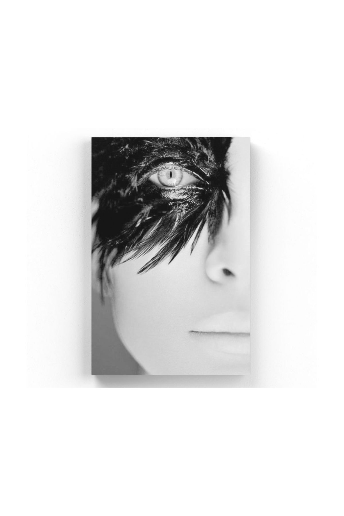 Tablo365 Siyah Tüy Göz Makyajlı Kadın Kanvas Tablo 70 X 105 cm Tb-0370Ub