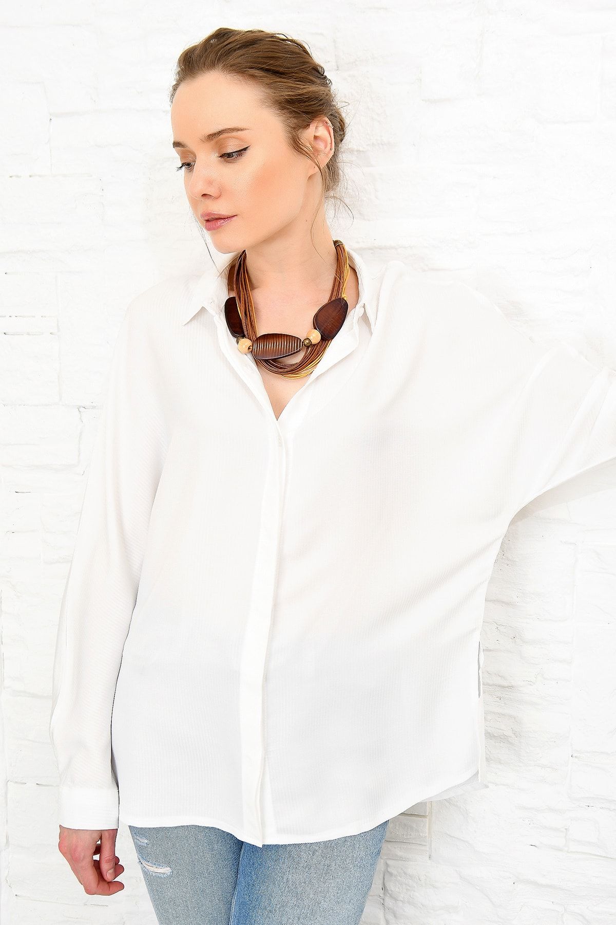 Trend Alaçatı Stili Kadın Beyaz Armürlü Yarasa Kol Dokuma Boyfrıend Gömlek DNZ-3165