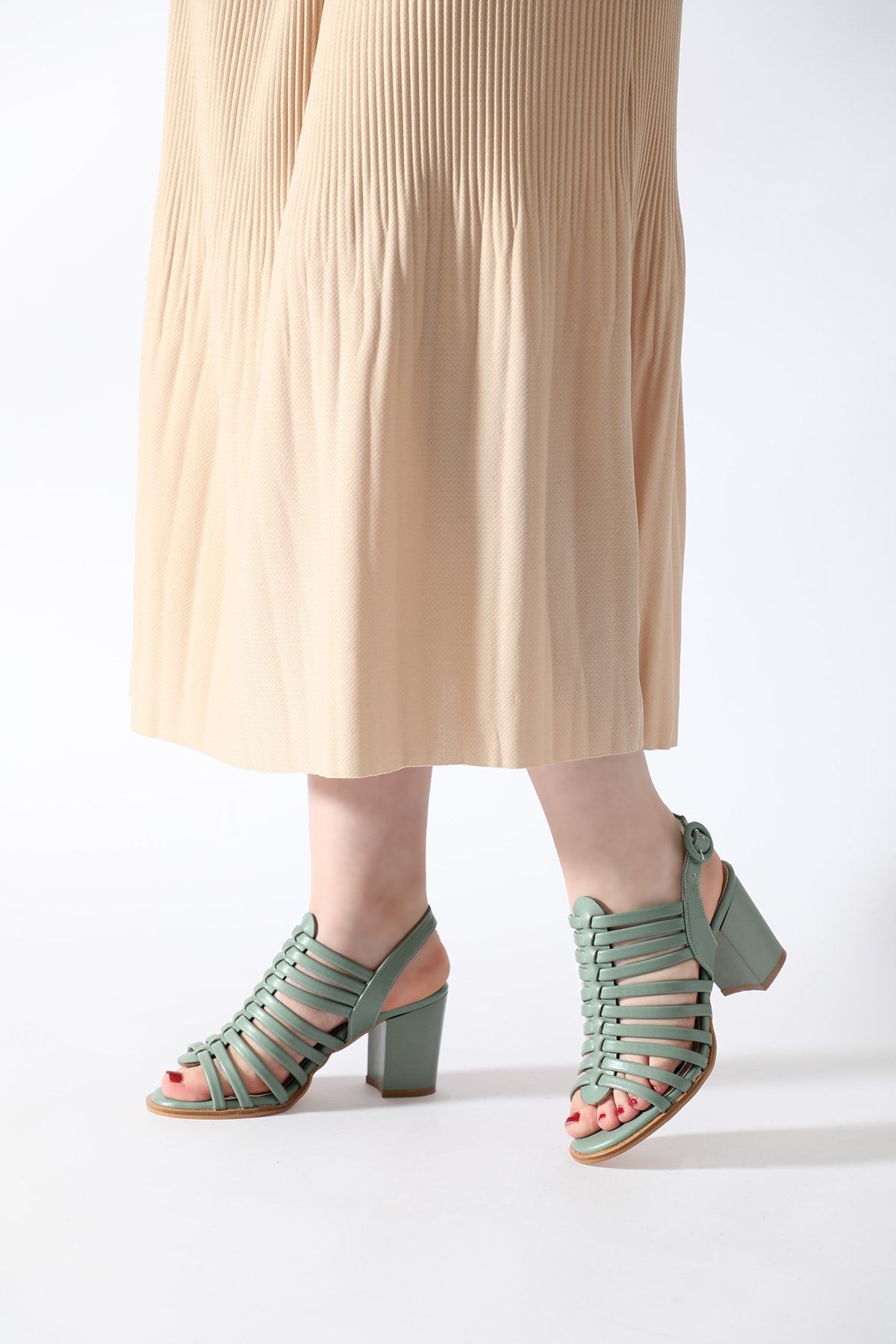 ALTINAYAK Kadın Yeşil Çok Bant Topuklu Sandalet