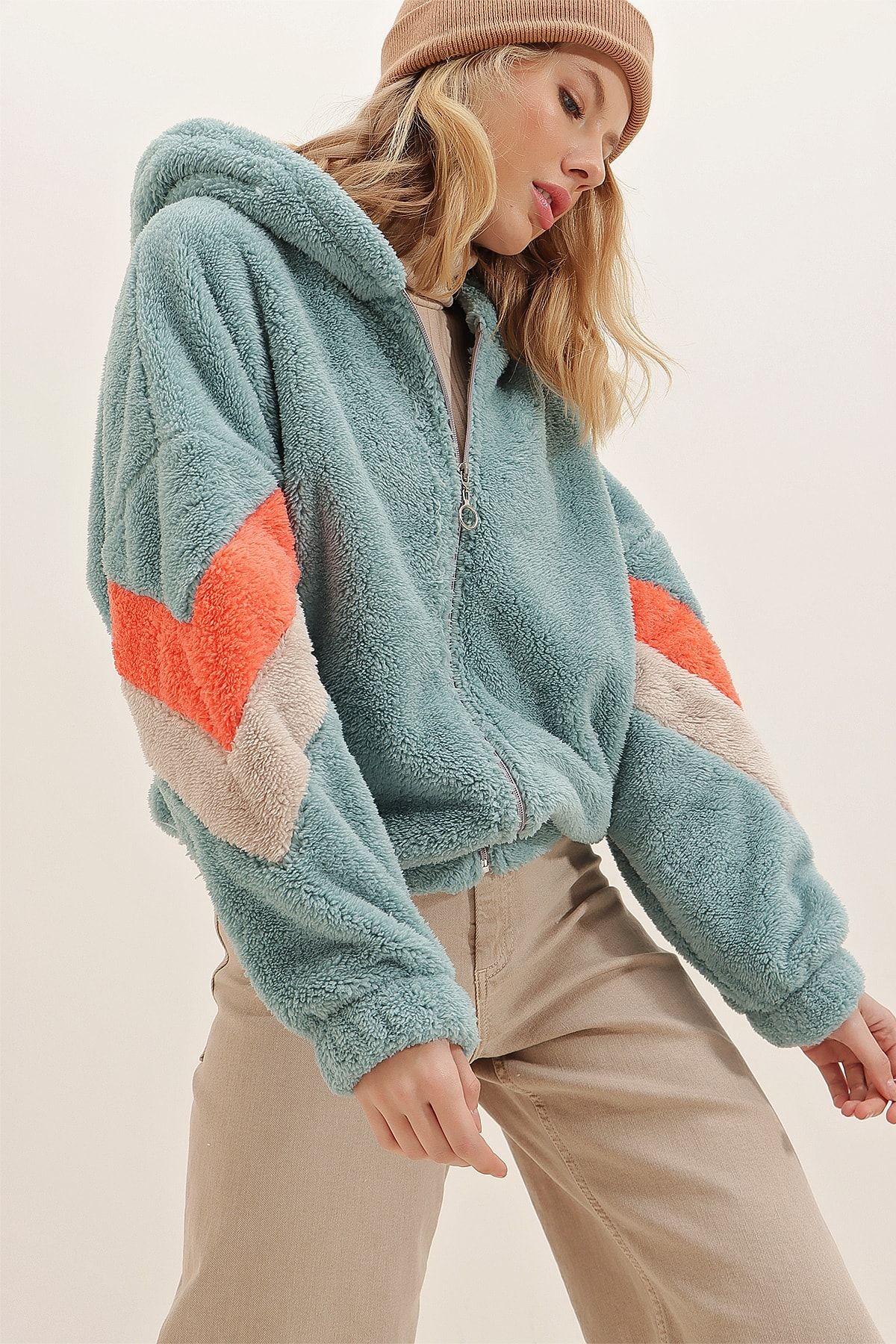 Trend Alaçatı Stili Kadın Mint Kapüşonlu Fermuarlı Kolları Renk Bloklu Oversize Peluş Sweatshirt ALC-547-001