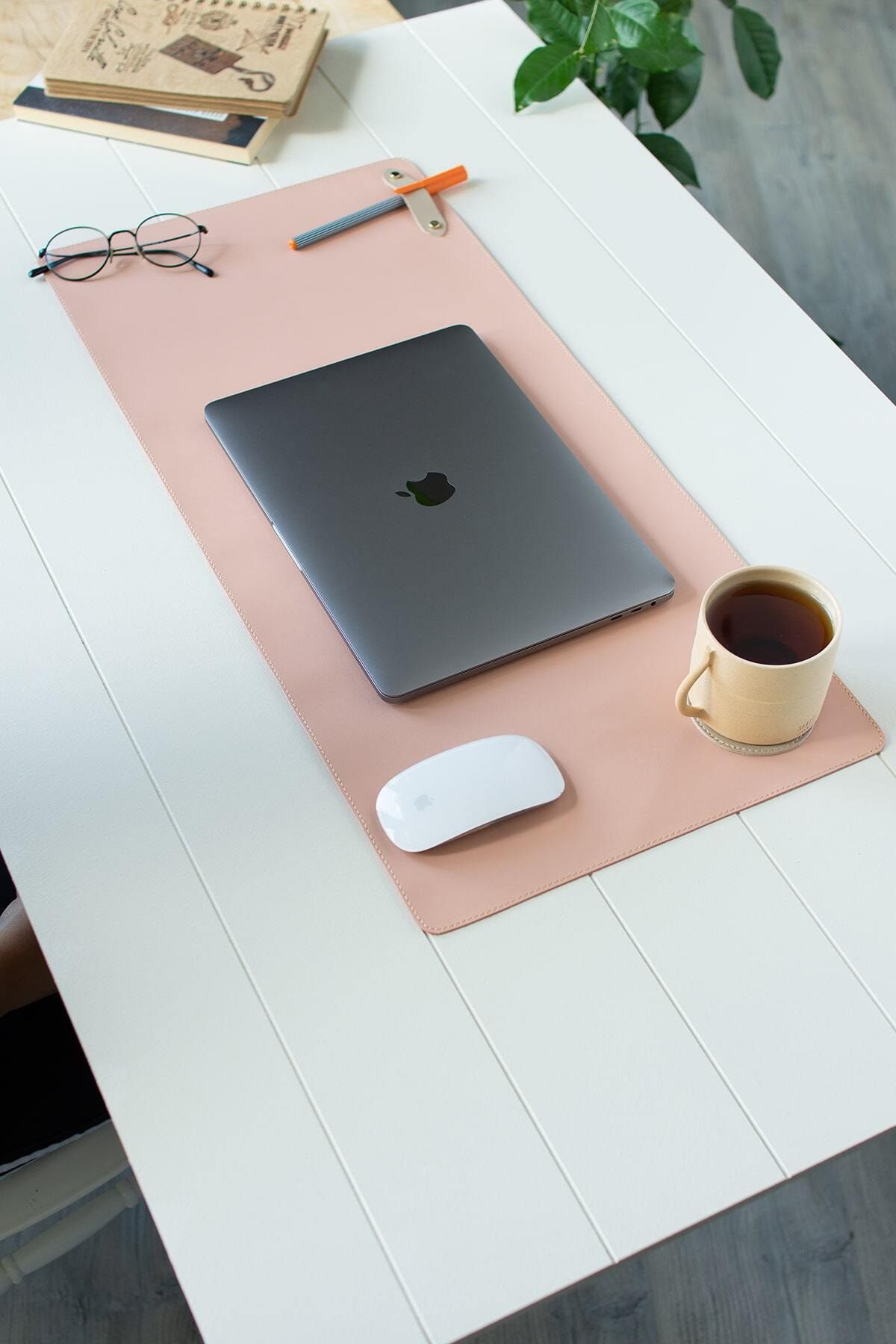 Genel Markalar Pembe Masa Matı- Laptop Altlığı - Sümen Takımı - Geniş Mousepad - Yeni Iş Hediyesi
