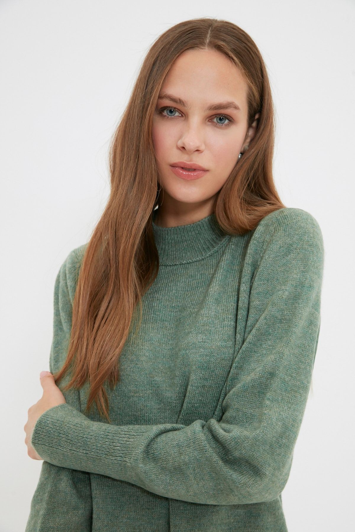TRENDYOL MODEST Yeşil Dik Yaka Triko Kazak TCTAW22AK0097