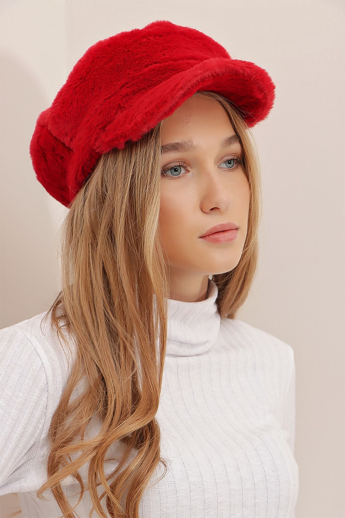 Trend Alaçatı Stili Kadın Kırmızı Yumuşak Dokulu Peluş Kasket Şapka ALC-A2414