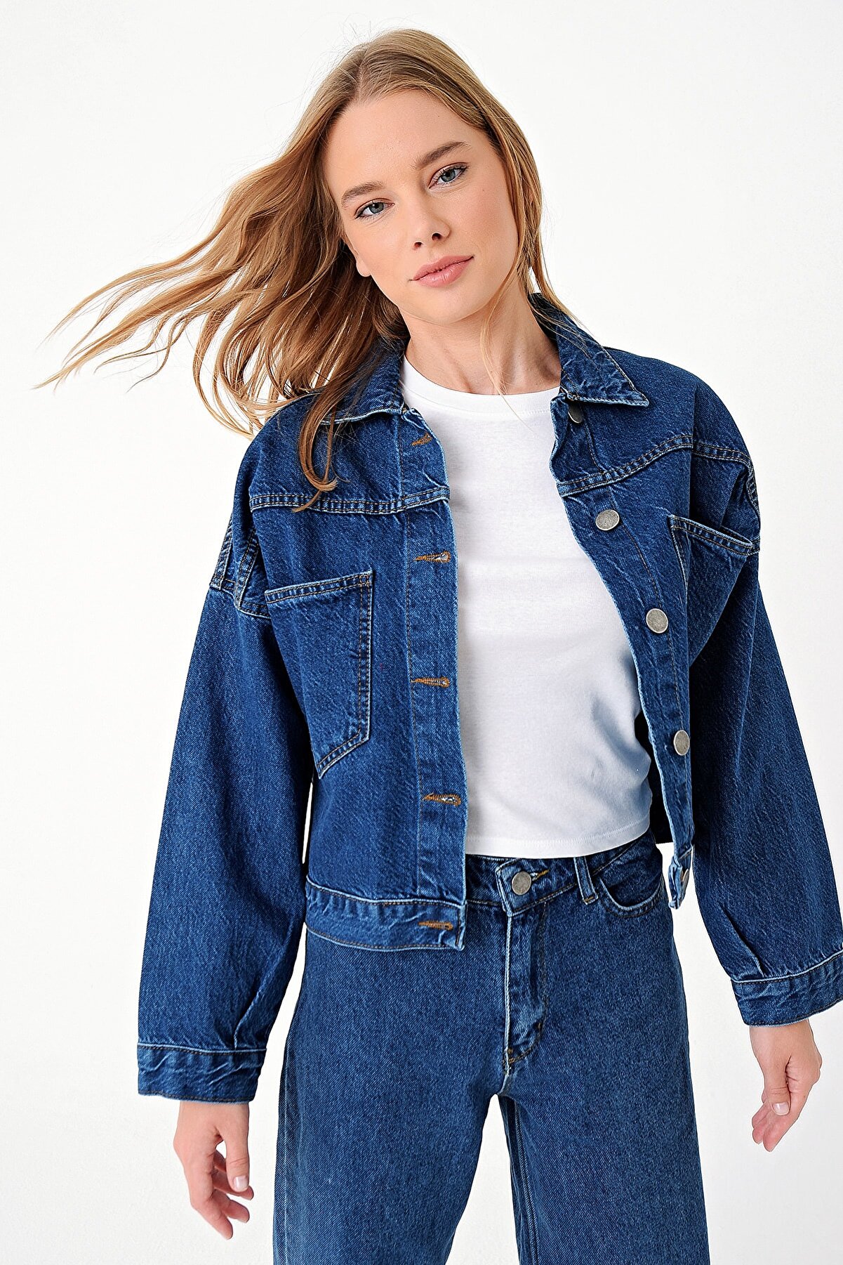 Trend Alaçatı Stili Kadın Koyu Mavi Crop Denım Ceket