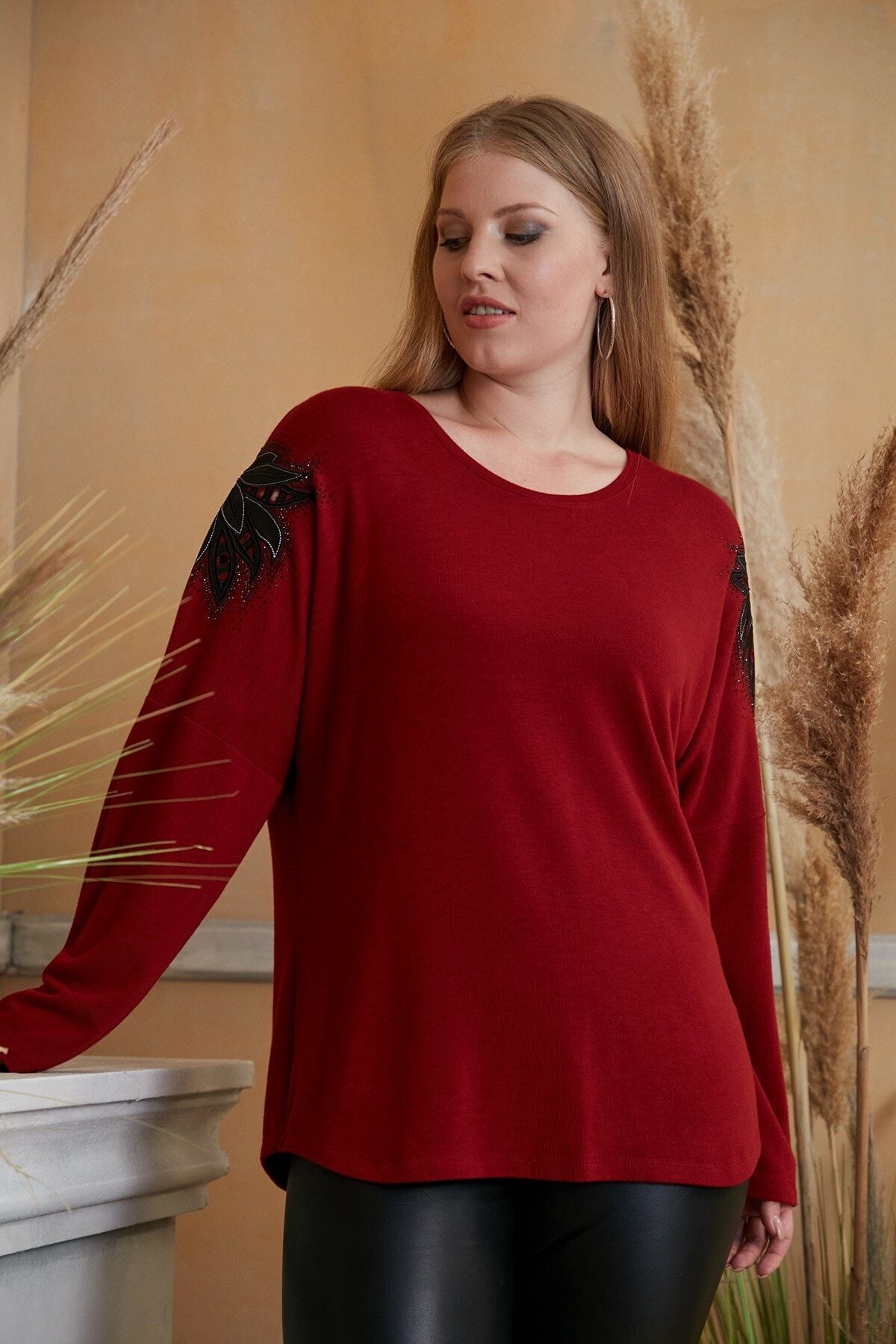 Rmg Kadın Bordo Kol Aplike Detaylı Taş Işlemeli Büyük Beden  Bluz