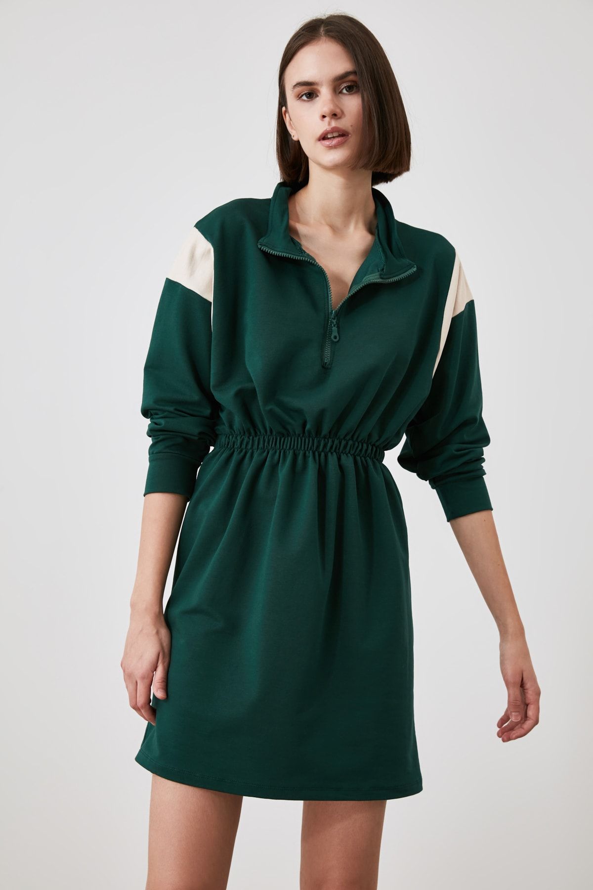 TRENDYOLMİLLA Yeşil Fermuarlı Örme Sweat Elbise TWOAW21EL0549