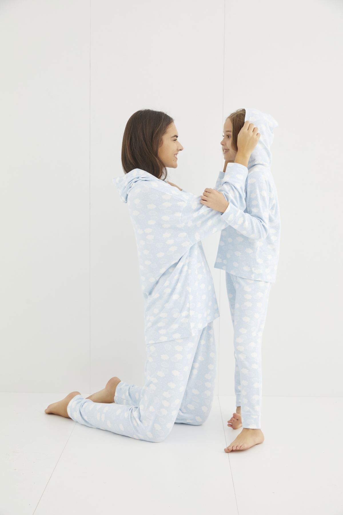 Siyah İnci Mavi Örme Kapişonlu Pijama Takımı