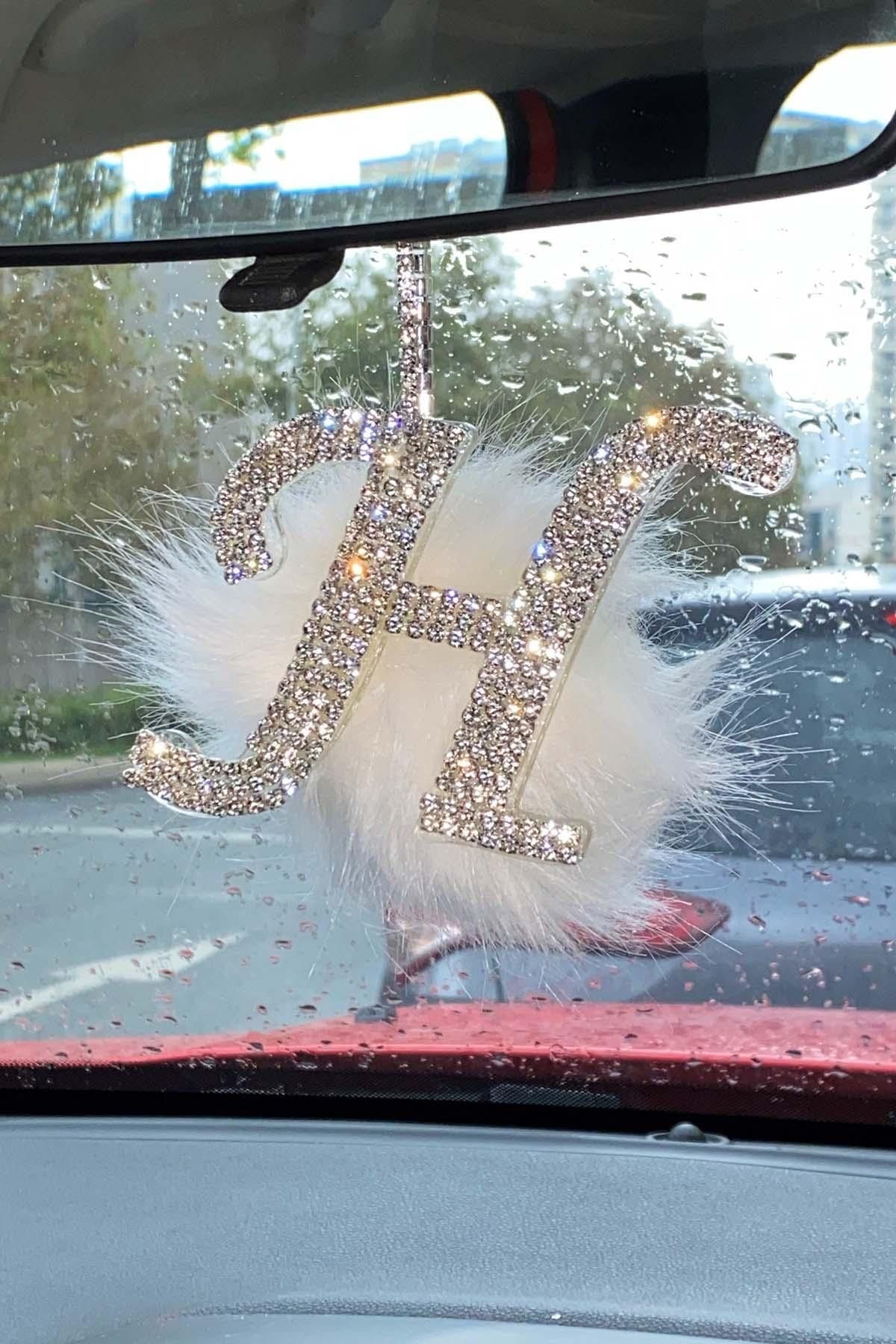 Arabasına Aşıklar Kulübü Swarovski Taşlı Dikiz Ayna Kolye Aksesuarı Beyaz Tüylü H Harfli