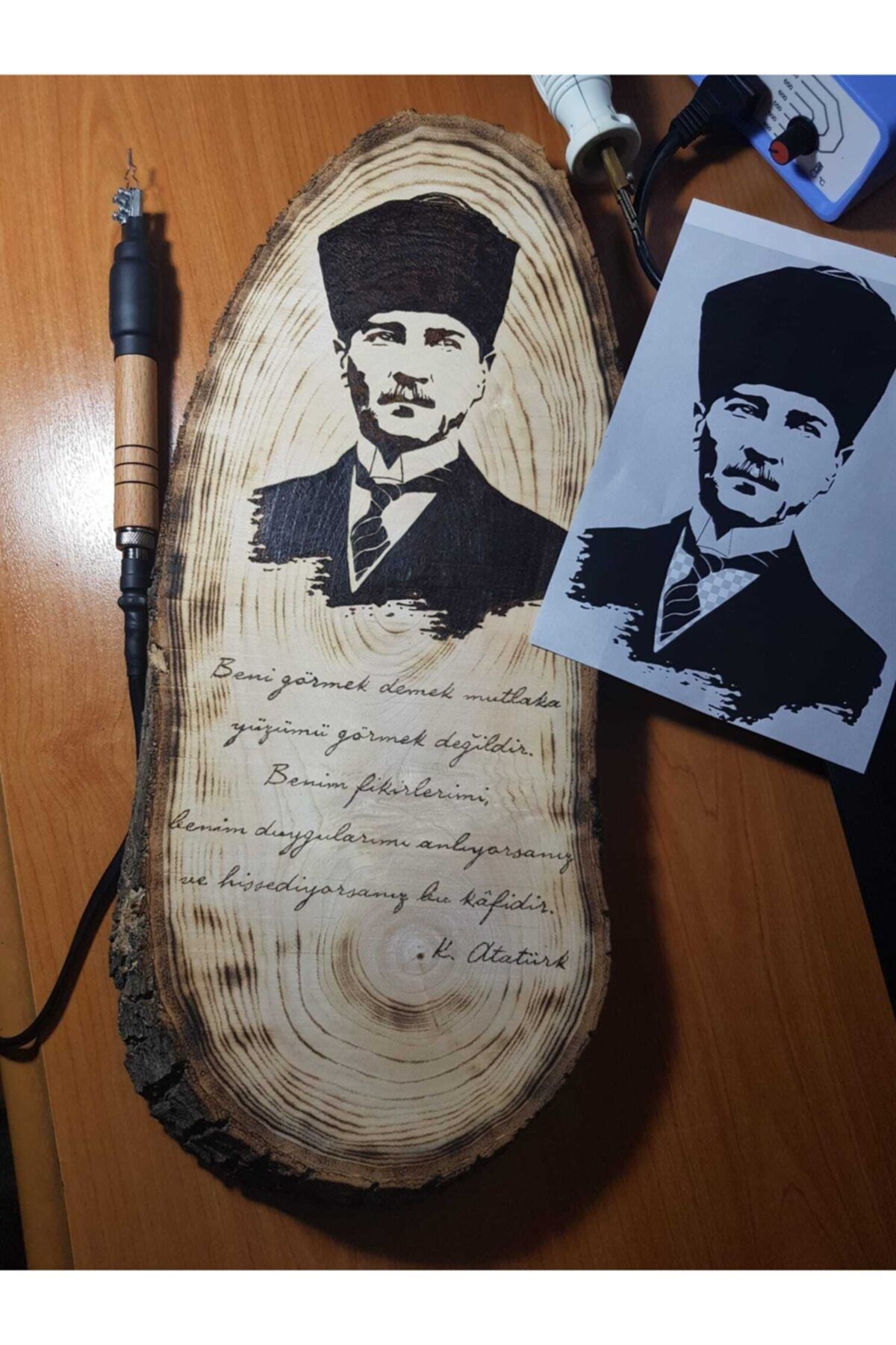 Umut Atölyesi Doğal Ağaç Üzerine Atatürk Portresi (ahşap Yakma) Dikey