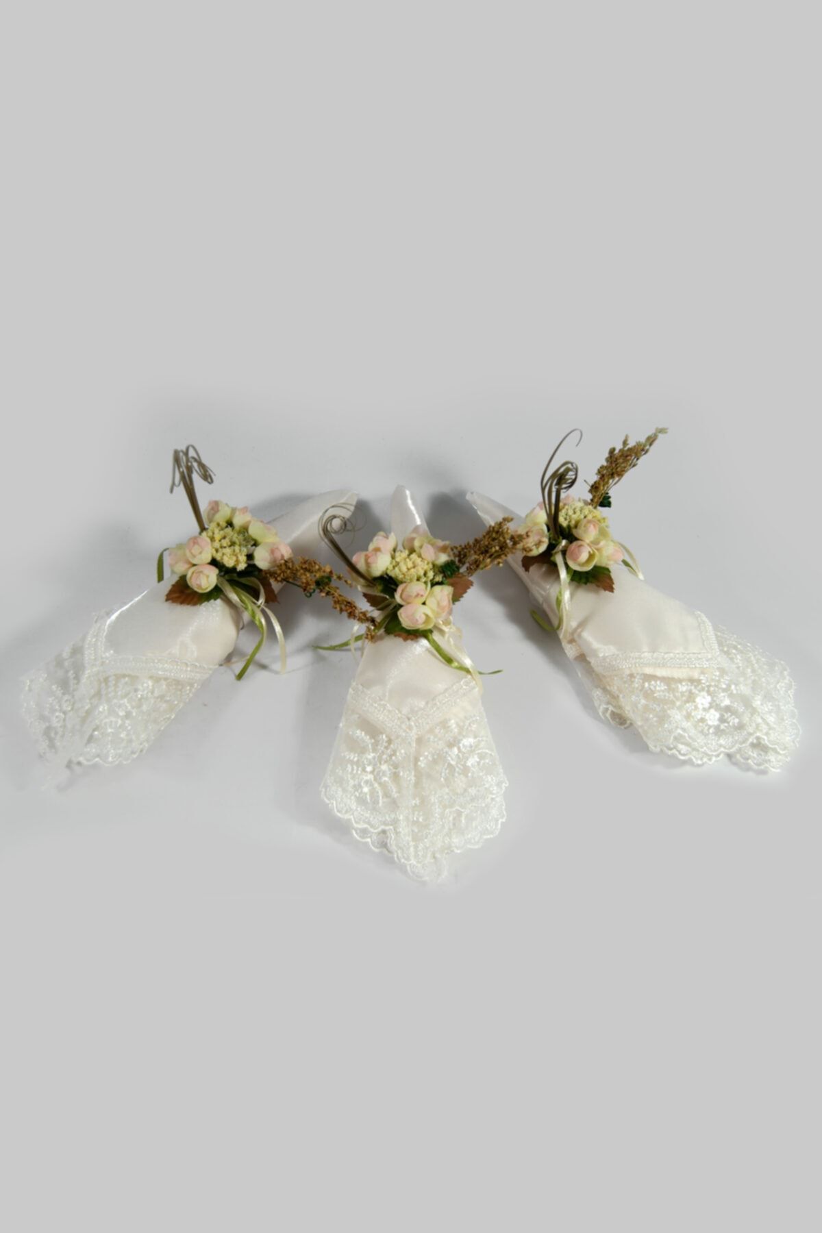 Lilac Home Yapay Çiçek Detaylı Beyaz - Pembe 6'lı Peçetelik Seti