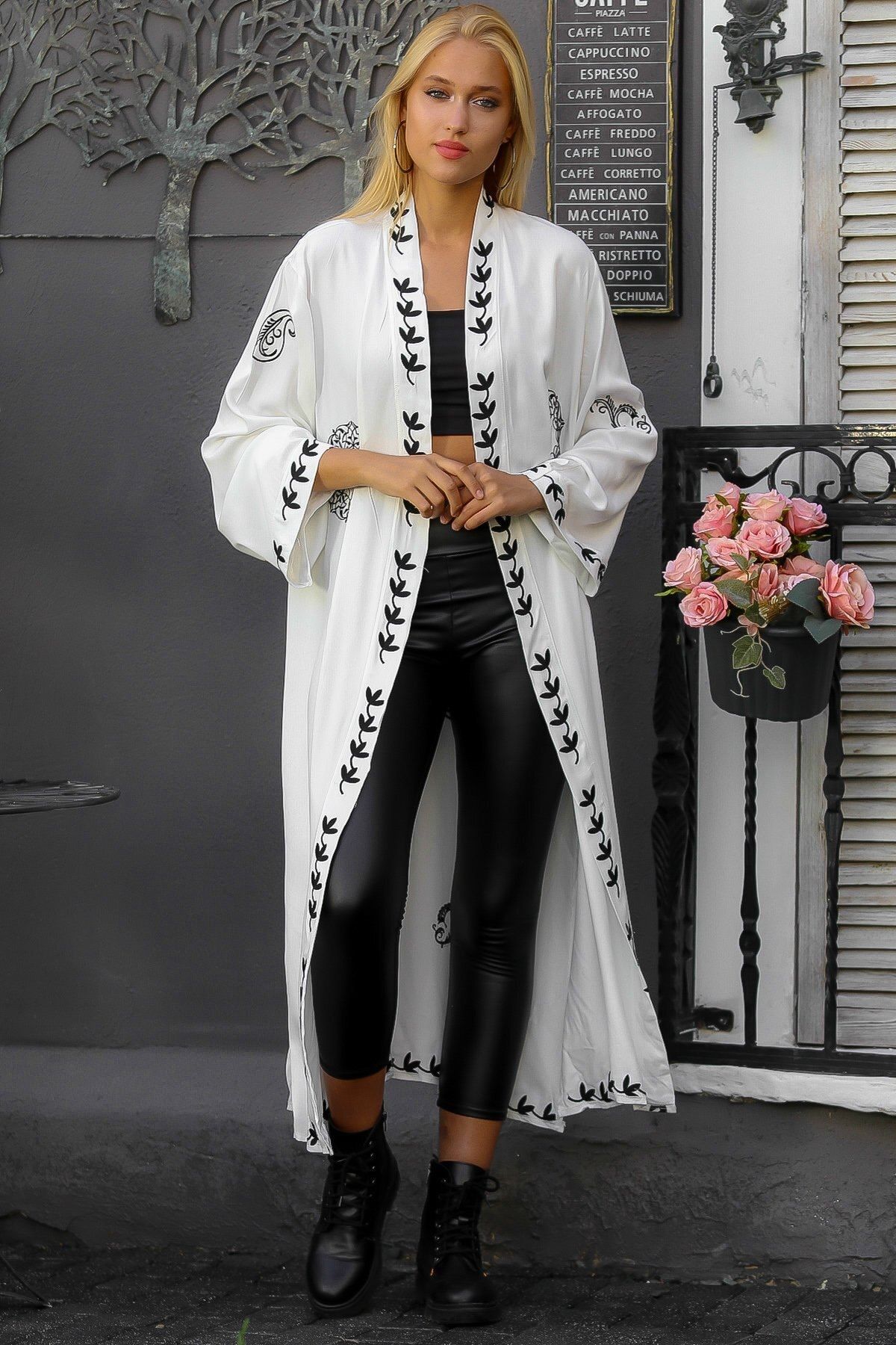 Chiccy Kadın Beyaz Mandala Nakışlı Yanları Yırtmaçlı Kuşaklı Dokuma Uzun Kimono M10210400KM99862