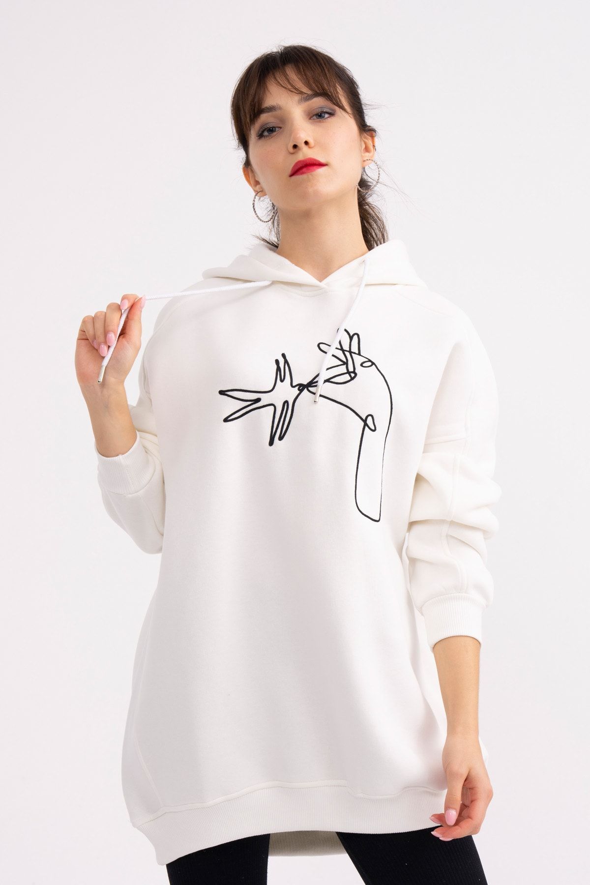 sobasic Beyaz Önü Nakışlı Kapüşonlu Oversize Sweatshirt (swt130015)