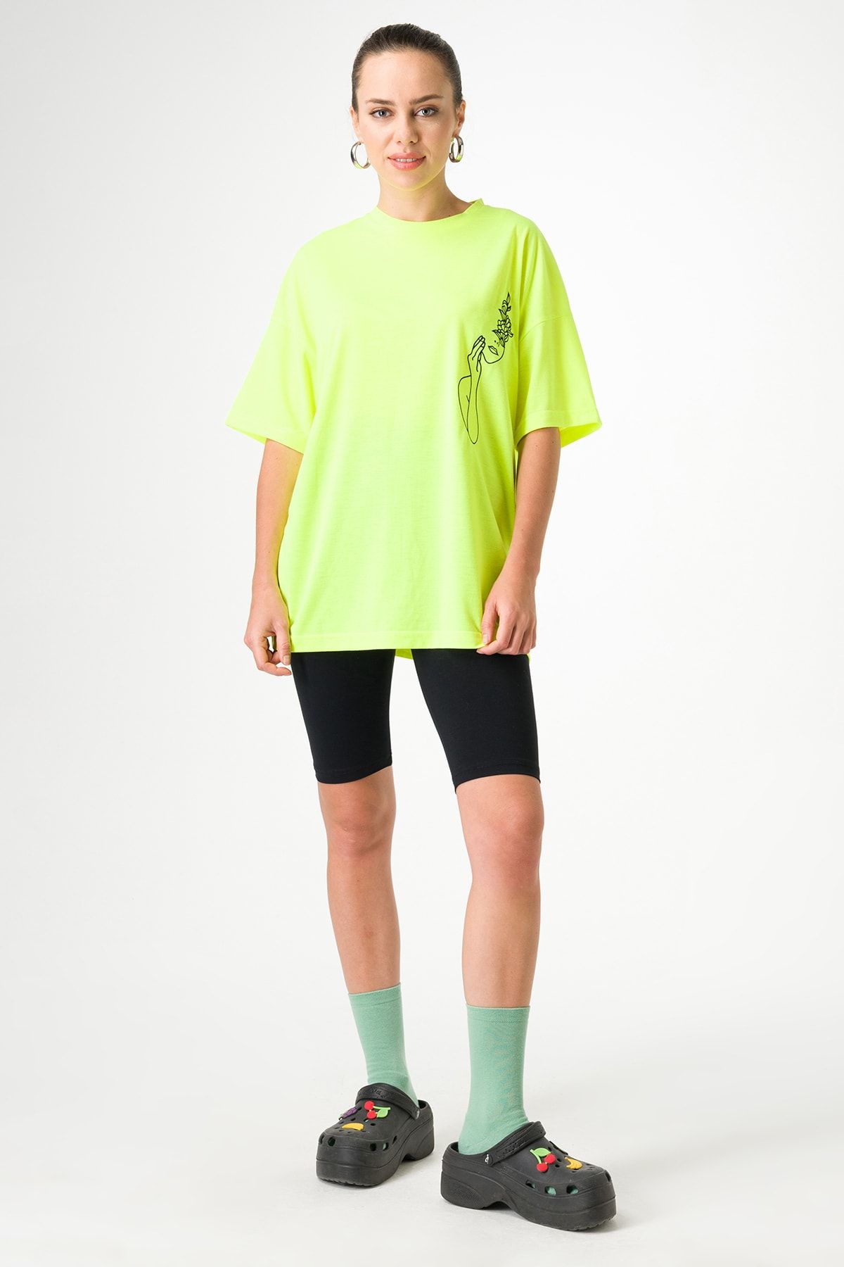 Runever Neon Sarı Oversize Nakış Detaylı Kadın T-shirt Biker Tayt Takım 22093