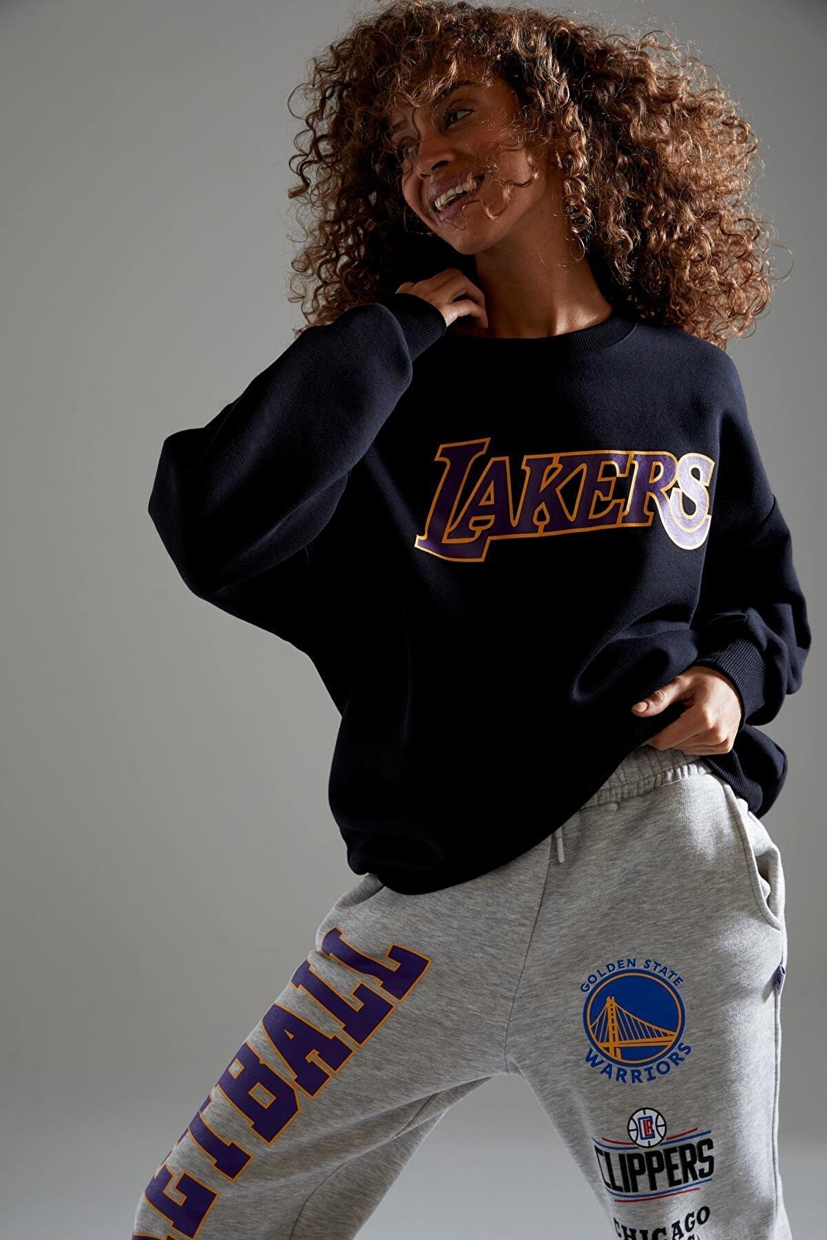 Defacto Nba Los Angeles Lakers Lisanslı Oversize Fit Içi Yumuşak Tüylü Sweatshirt