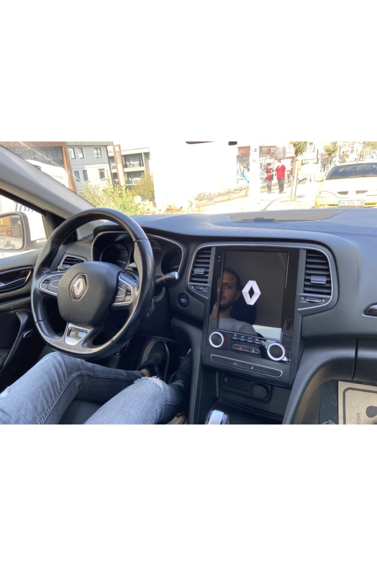 Navicars Renault Megane 4 Tesla Android Carplay Multimedya Kamera