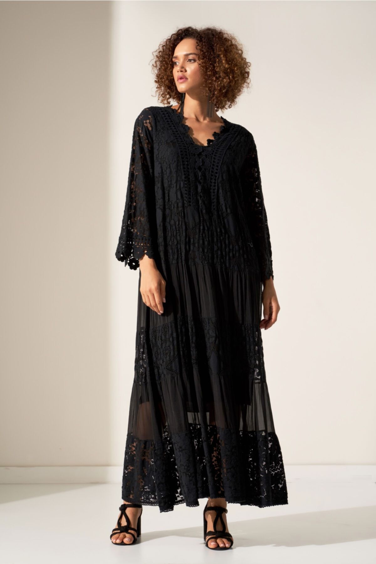 Camena Kadın Siyah Dantel Detaylı Elbise 2019070500176