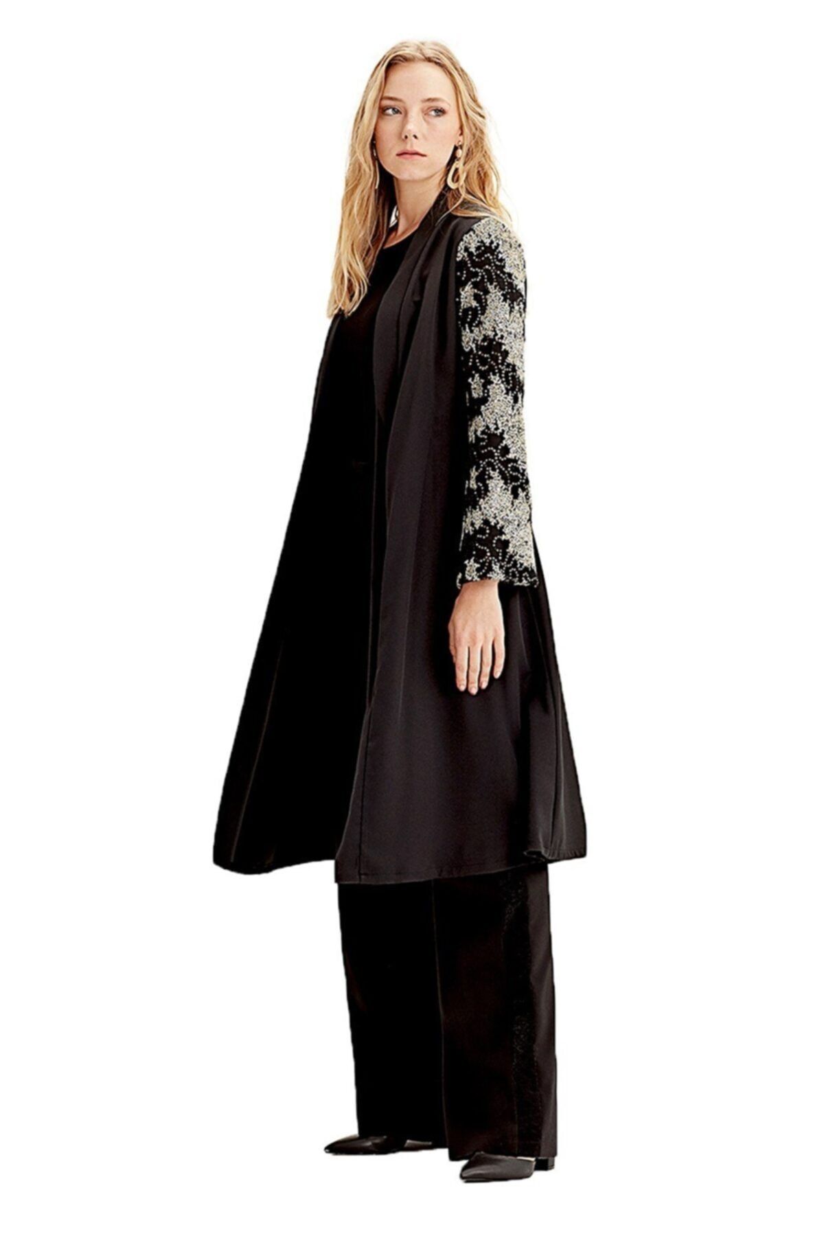 Mizalle Kadın Siyah Kolu İşlemeli Kimono 18KGMZL1019012