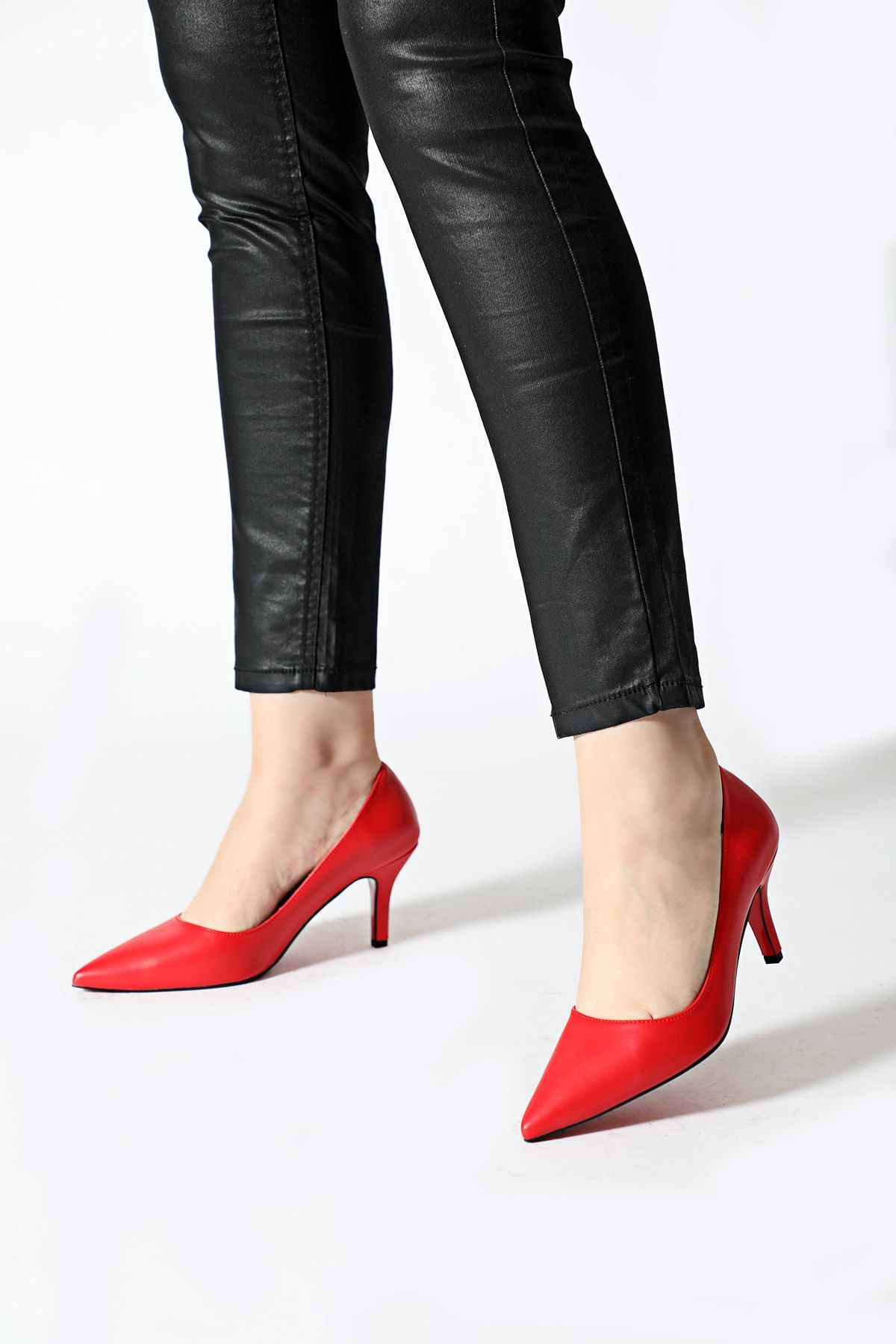 ALTINAYAK Kadın Kırmızı  Aynalı Ökçe Sivri Klasik Topuklu Ayakkabı
