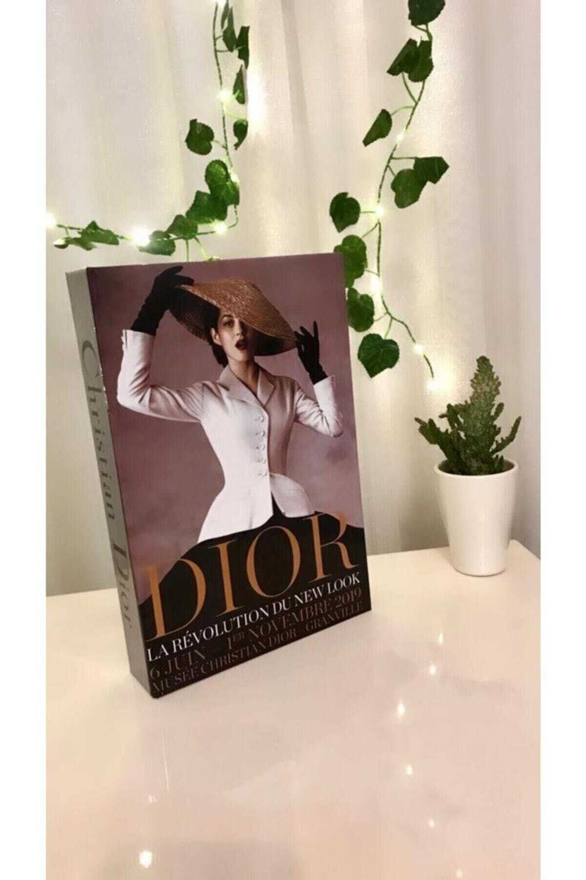 Happy Peyzaj Christian Dior Şapkalı Kadın Dekoratif Kitap Kutu 27x18x4,5cm