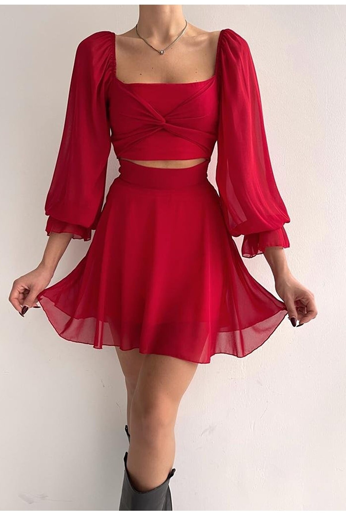 lovebox Etek Ve Üst Görünümlü Astarlı Şifon Kumaş Tek Parça Kısa Kırmızı Abiye Elbise 013
