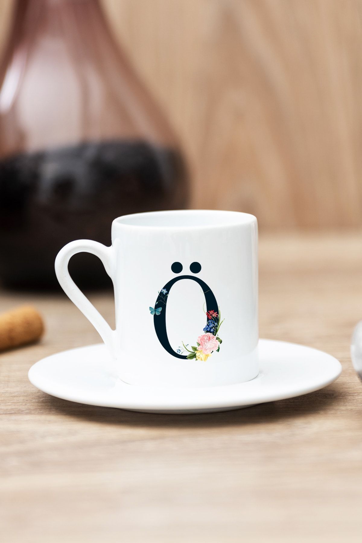 Hediyedukkani Beyaz Ö Harfi Çiçek Tasarım Türk Kahvesi Fincanı