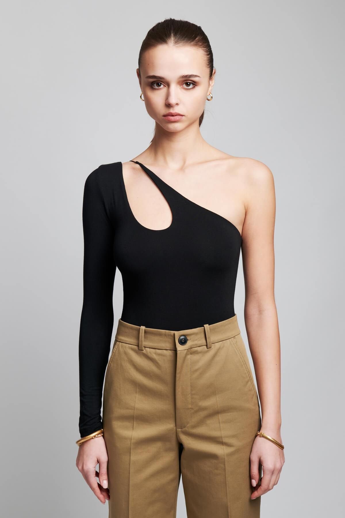 IAMNOTBASIC Kadın Siyah Geometrik Dekolteli, Tek Kollu Cora Bodysuit