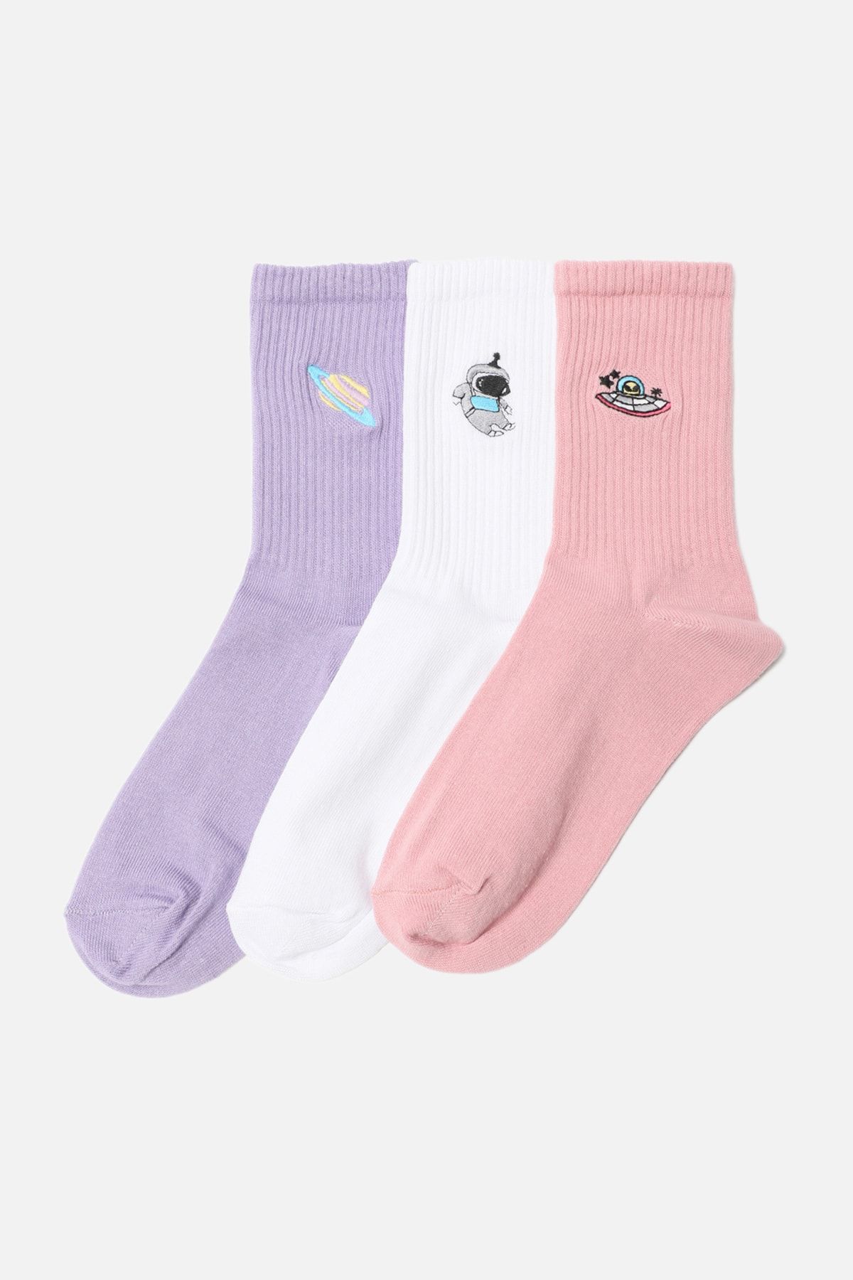 TRENDYOLMİLLA Çok Renkli 3'lü Paket Pamuklu Nakışlı Örme Soket Çorap THMAW22CO0257