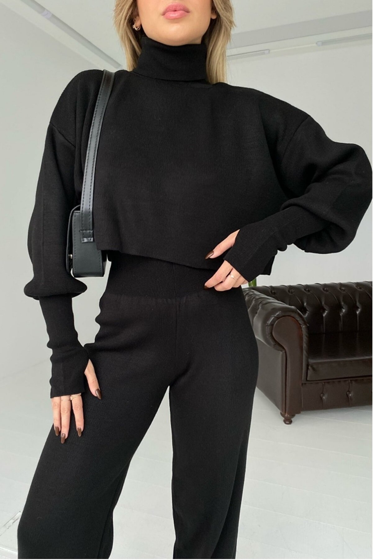 bayansepeti El Geçmeli Siyah Triko Crop Ve Yüksek Bel Siyah Triko Pantolon Takım 015