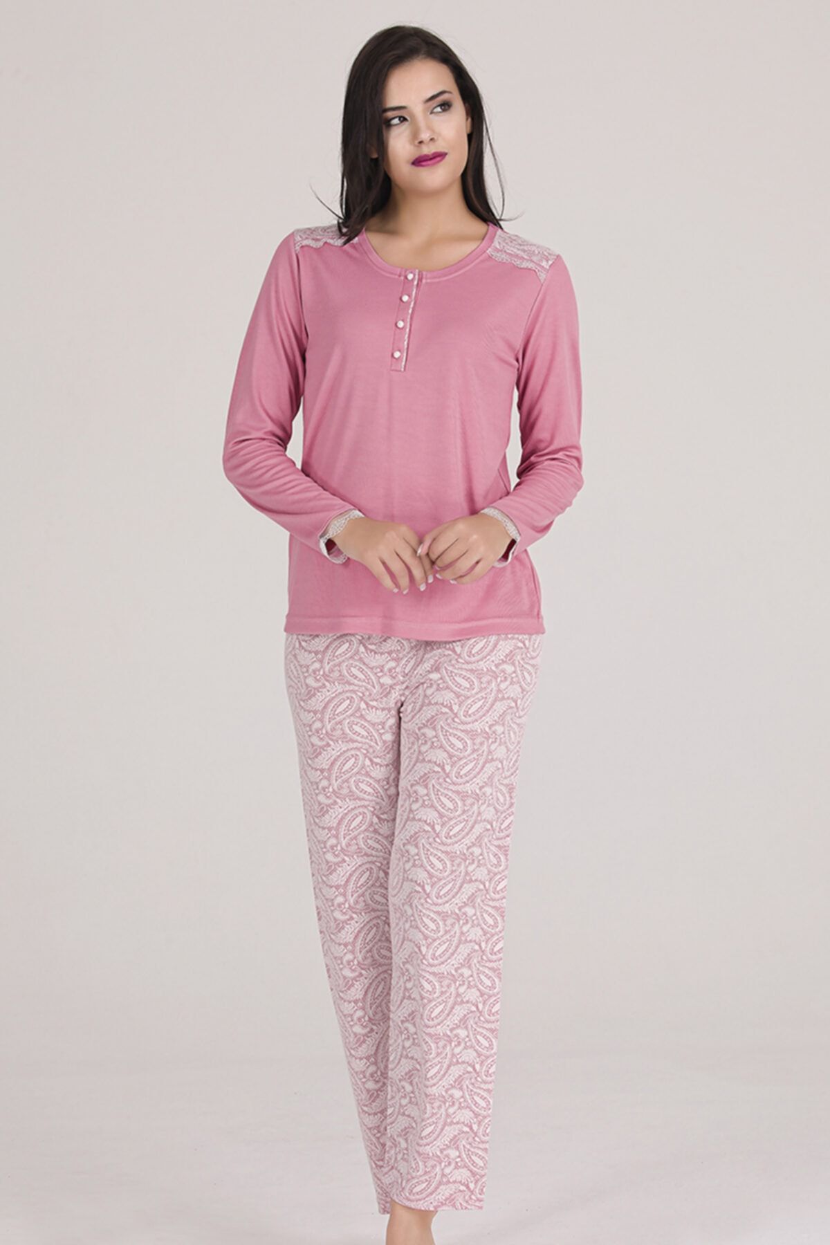 Sevil Giyim Kadın Pembe Chiser Uzun Kol 4 Düğmeli Omuz ve Kol Dantelli Gül Kurusu Örme Pijama Takımı