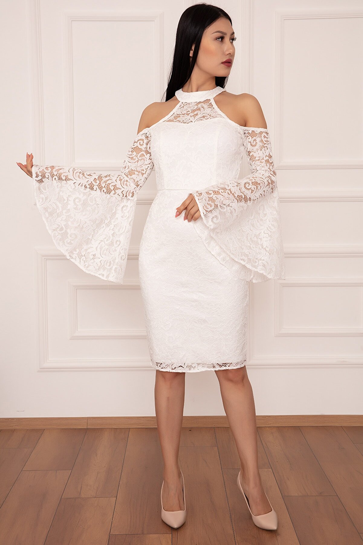 Mangoli Butik Kadın Beyaz Omuzu Açık Güpür Kumaş Abiye Elbise