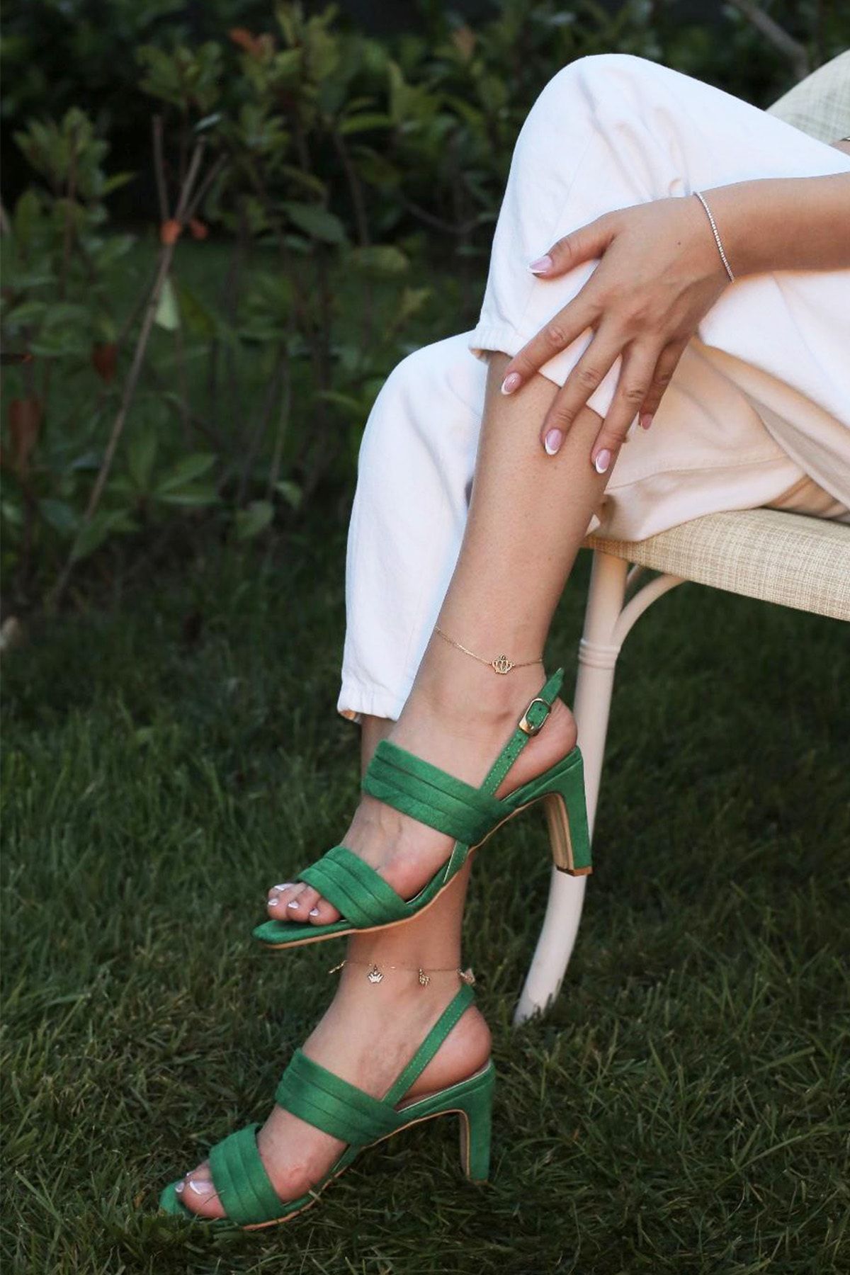 Pelin Bozkır Ayakkabı Kadın Yeşil Kemerli Ve Bantlı Blok Topuklu Sandalet