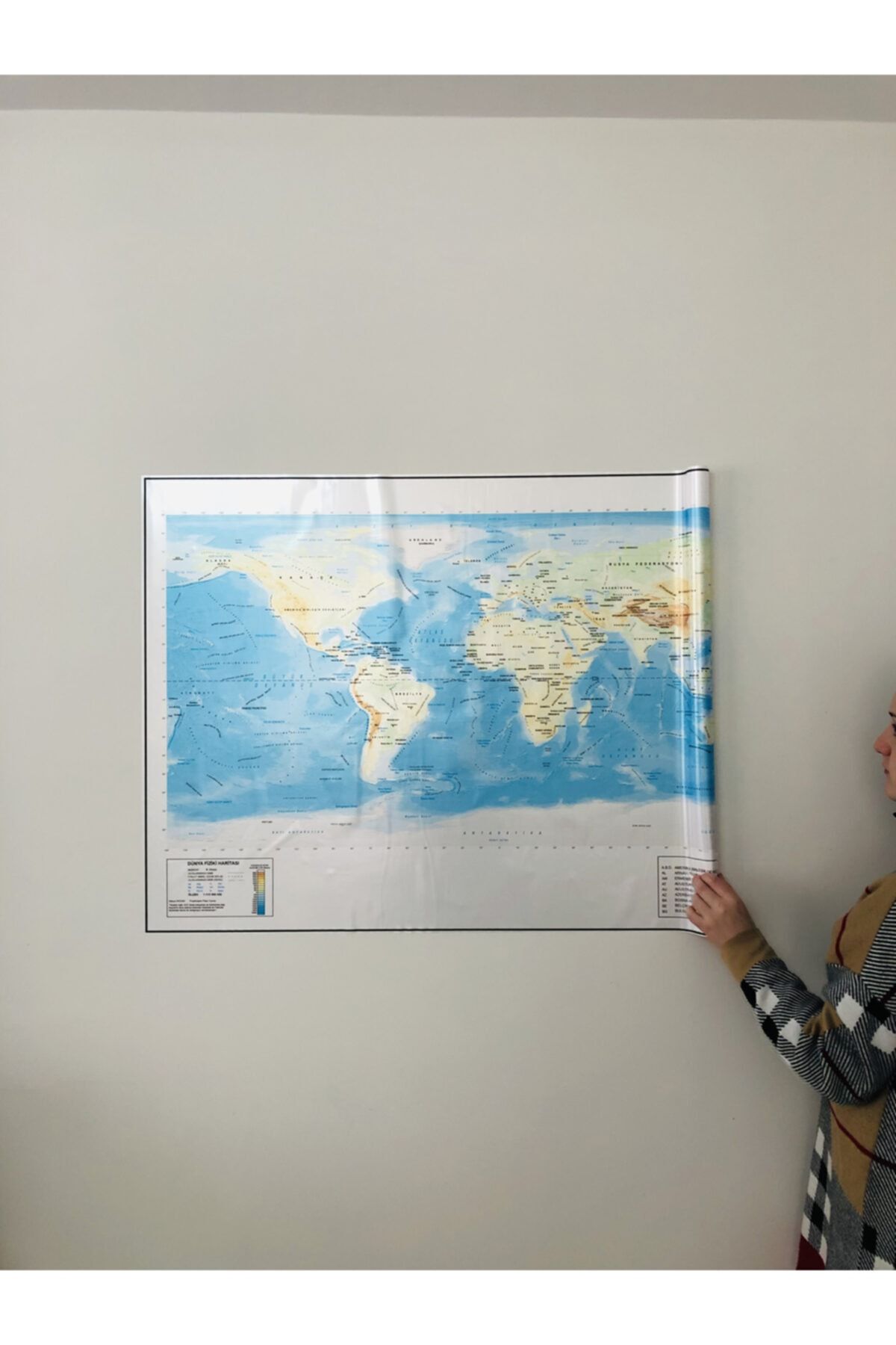 Tutunabilir Kağıt Dünya Fiziki Haritası Dekoratif Dünya Haritası Akıllı Kağıt Tahta 116x75 Cm