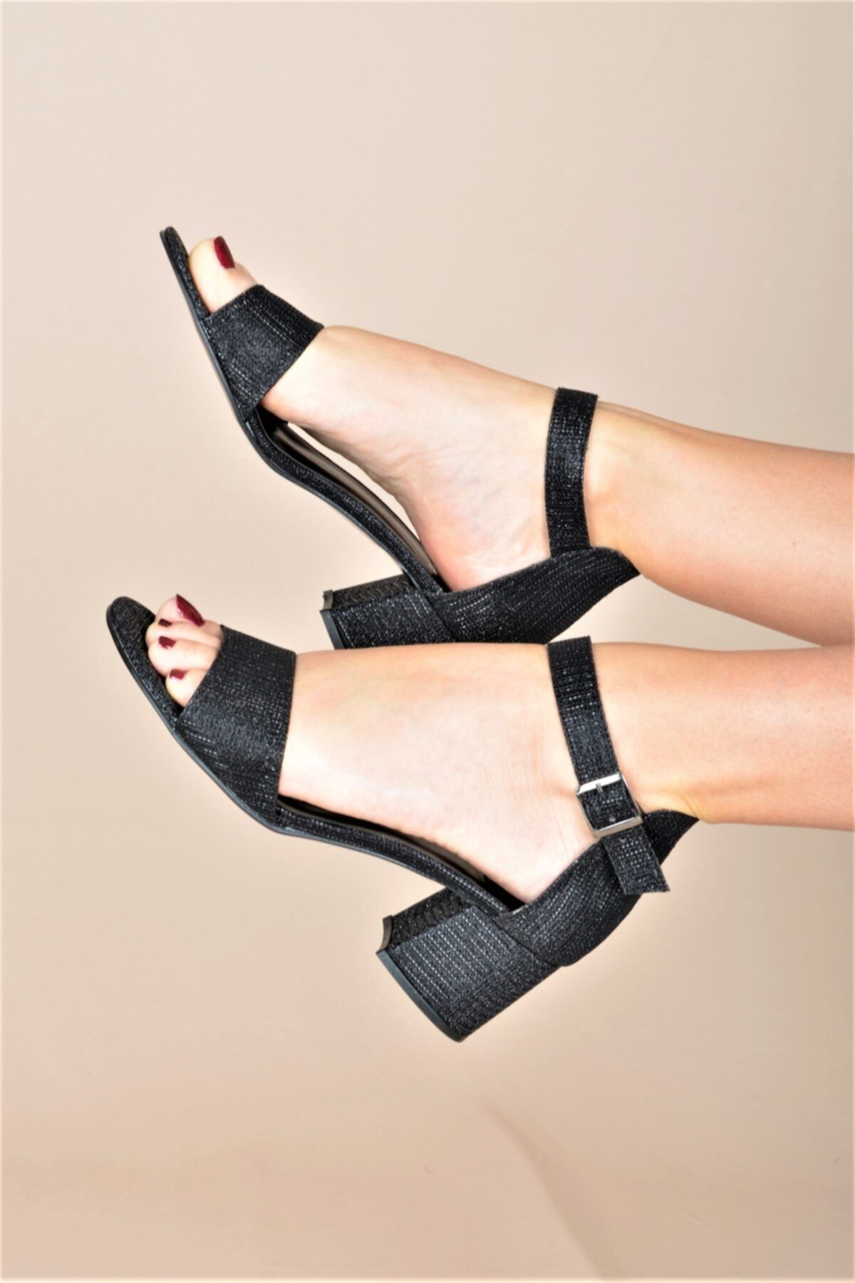 ALİS DRESS Simli Siyah Tek Bantlı 6 cm Topuklu Sandalet