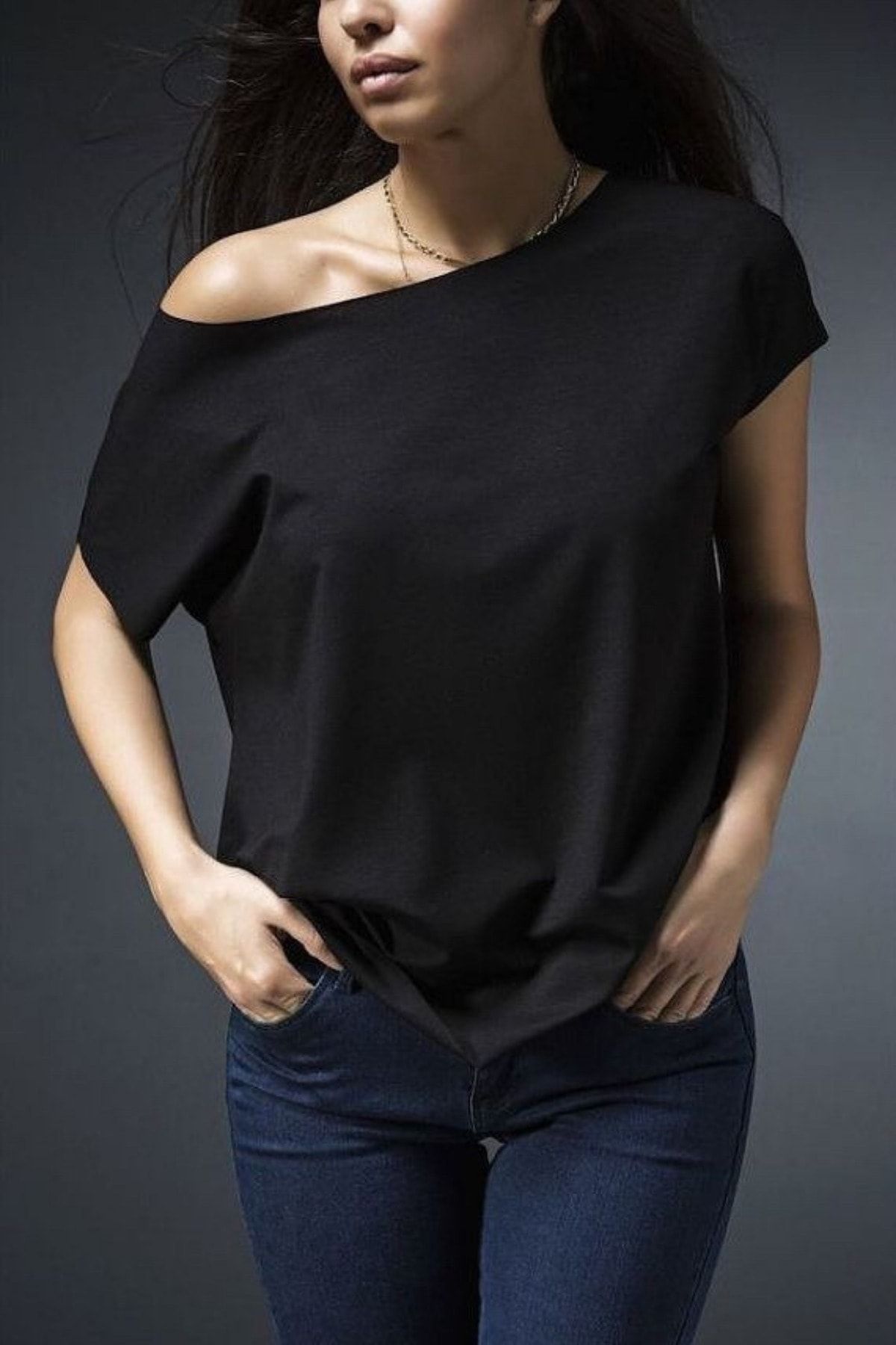 Basic Co Eileen Kayık Yaka Viskon Siyah Basic T-shirt