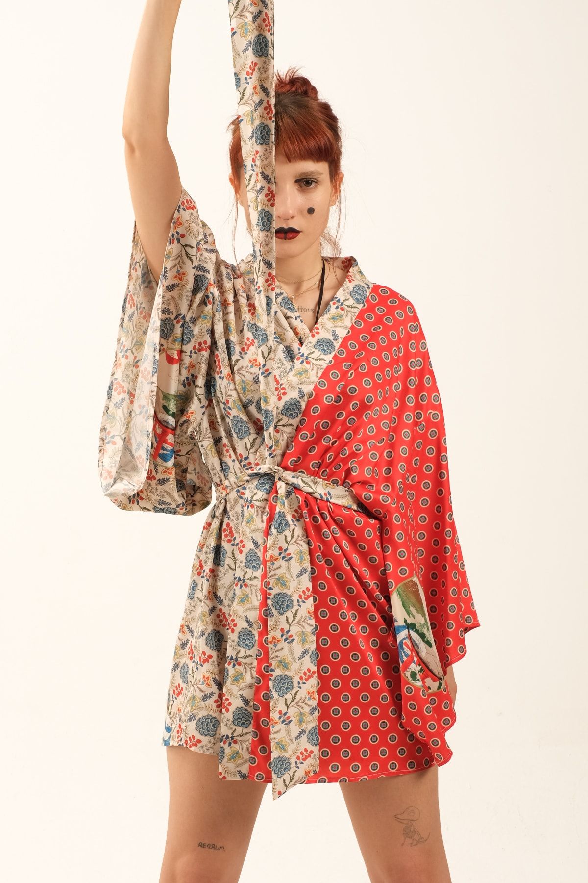 usraka Japanese Style Kırmızı Krem Özel Desen Tasarımlı Kimono