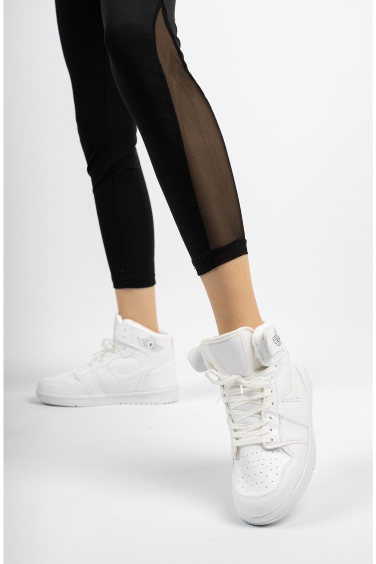 McDark Beyaz - Uzun Bilekli Spor Ayakkabı