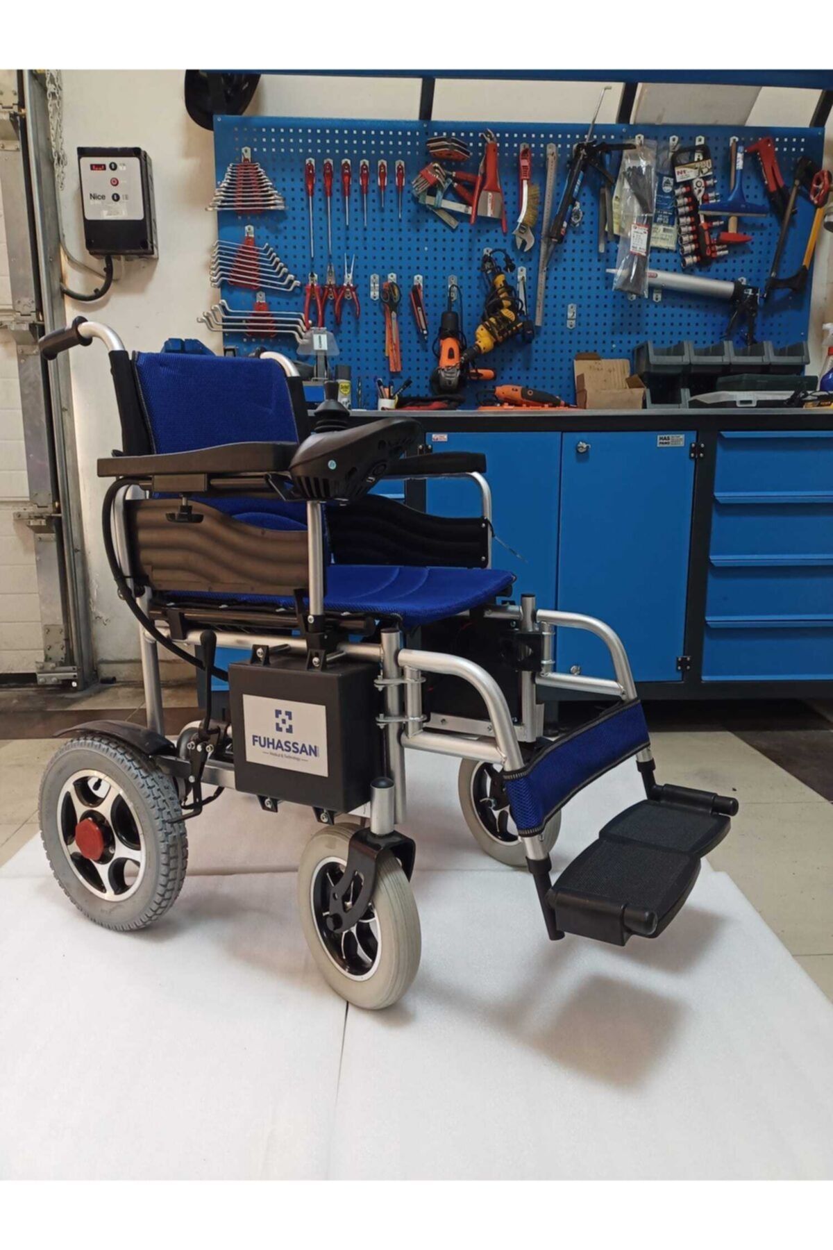 FUHASSAN Katlanabilir Akülü Tekerlekli Sandalye Fh901 Plus