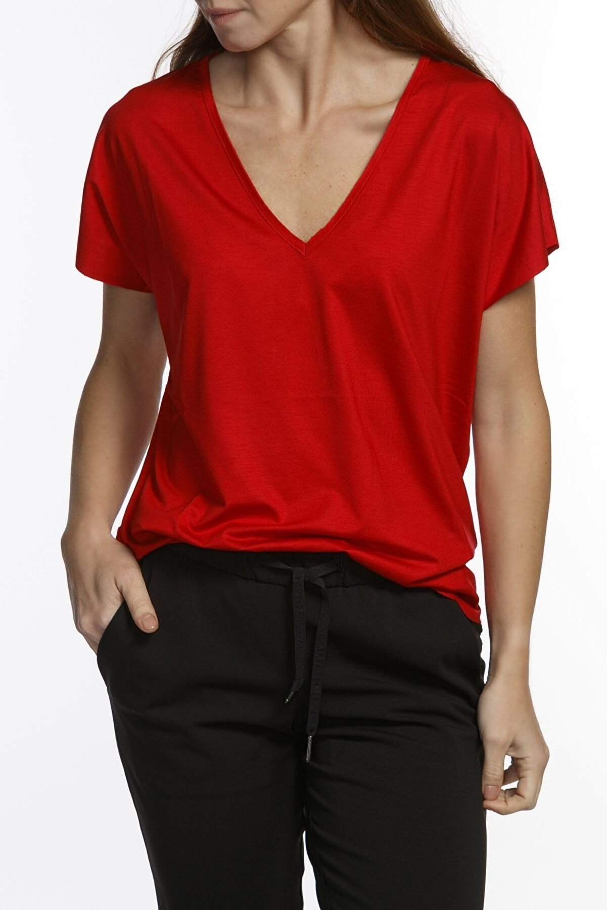 Basic Co V Yaka Kırmızı Basic Viskon T-Shirt