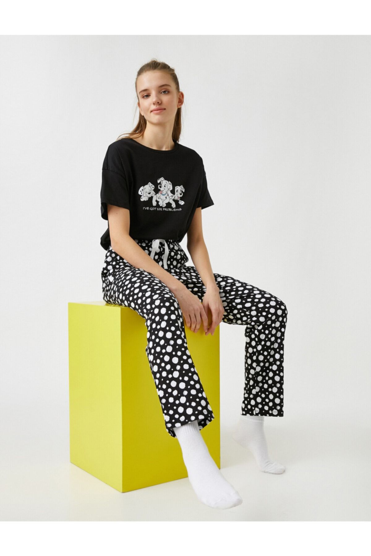Koton 101 Dalmaçyalı Lisanslı Pamuklu Pijama Takımı