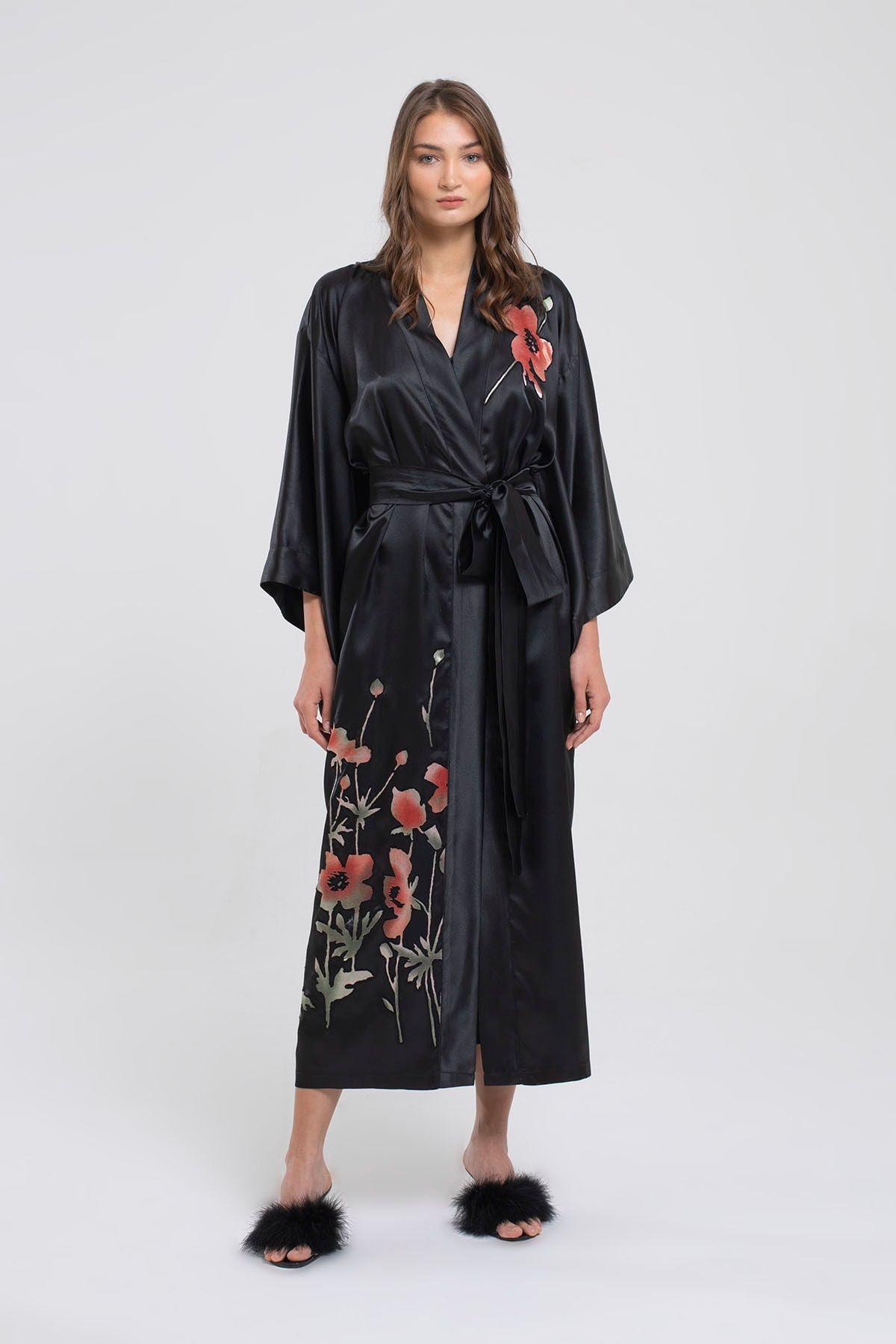 Sevinç Ürkmez Kadın Siyah Uzun Aplikeli Saten Kimono