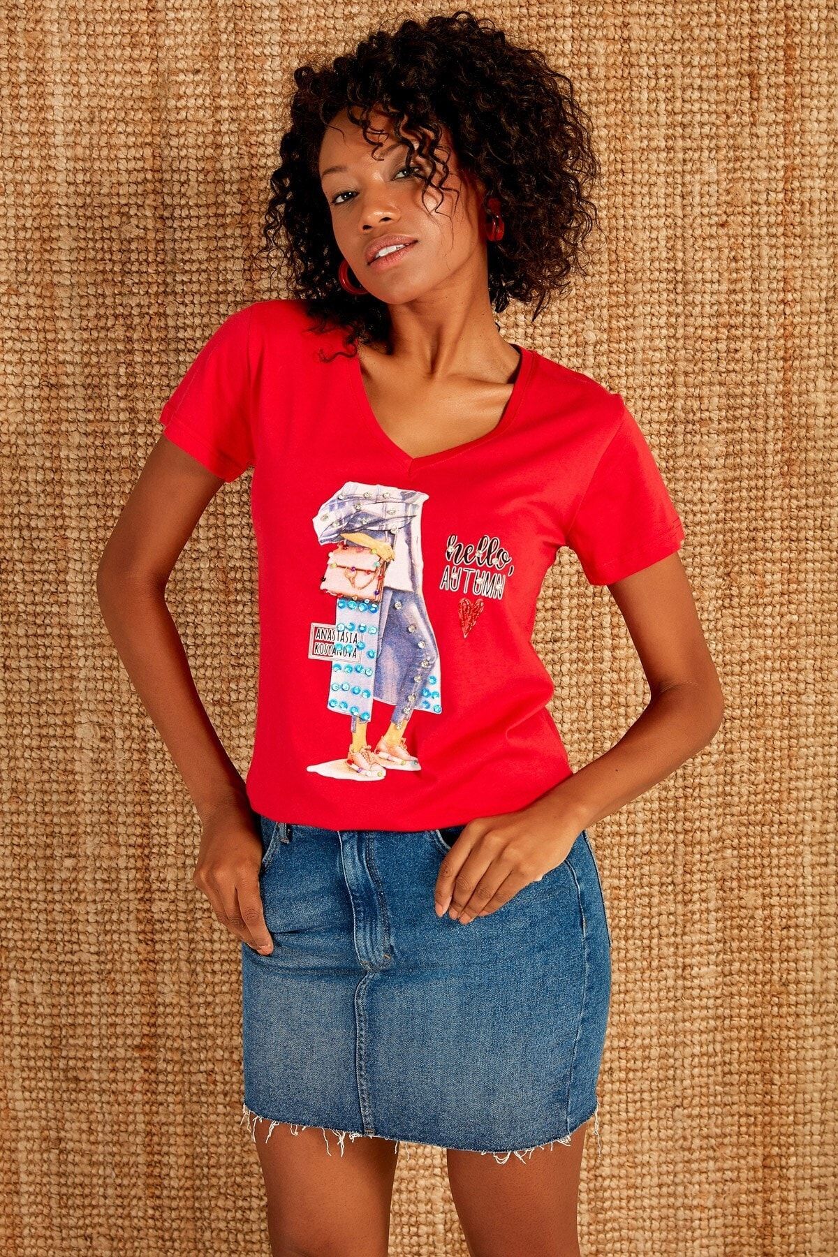 Boutiquen Kadın Kırmızı Önü Baskılı Taş İşlemeli T-shirt ZM-1971