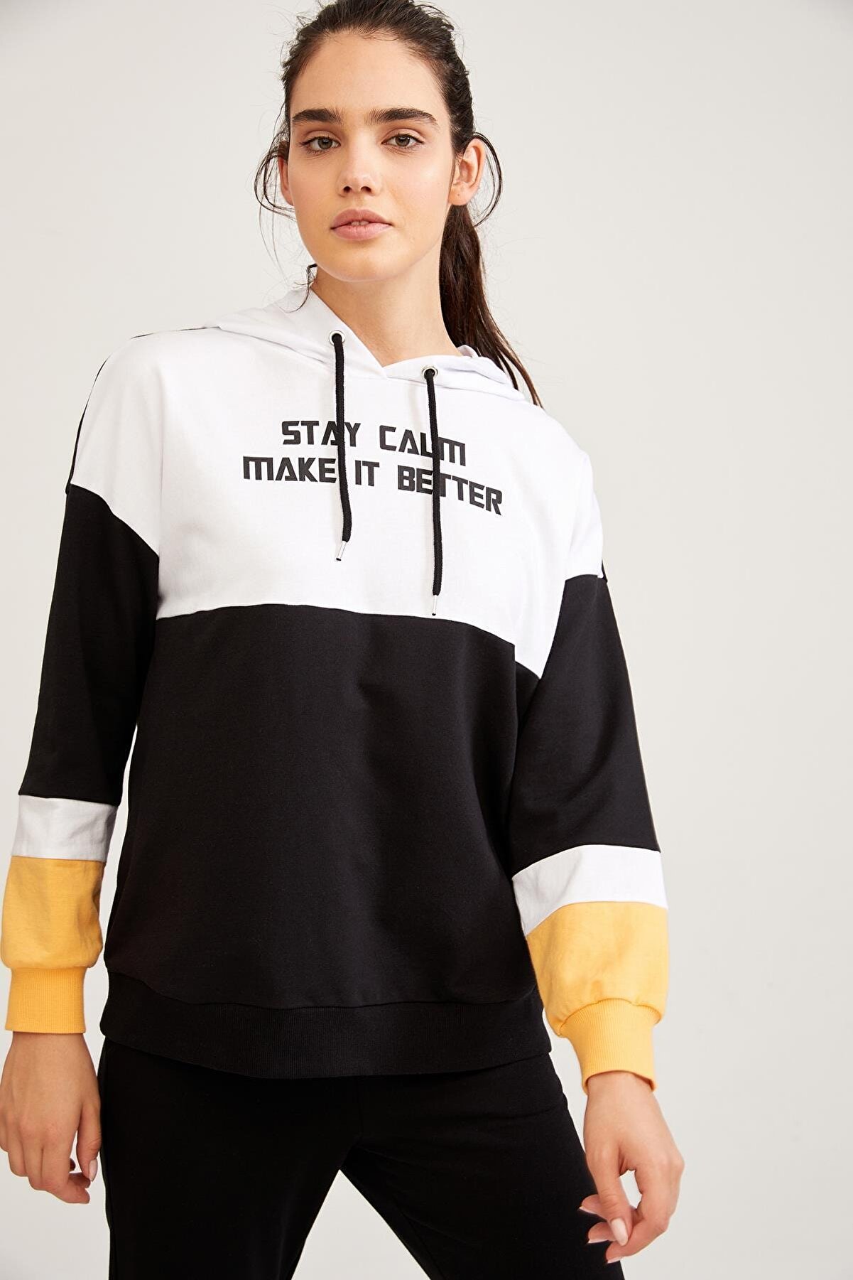 Defacto Kadın Siyah Yazı Baskılı Renk Bloklu Kapüşonlu Sweatshirt S1291AZ20AU