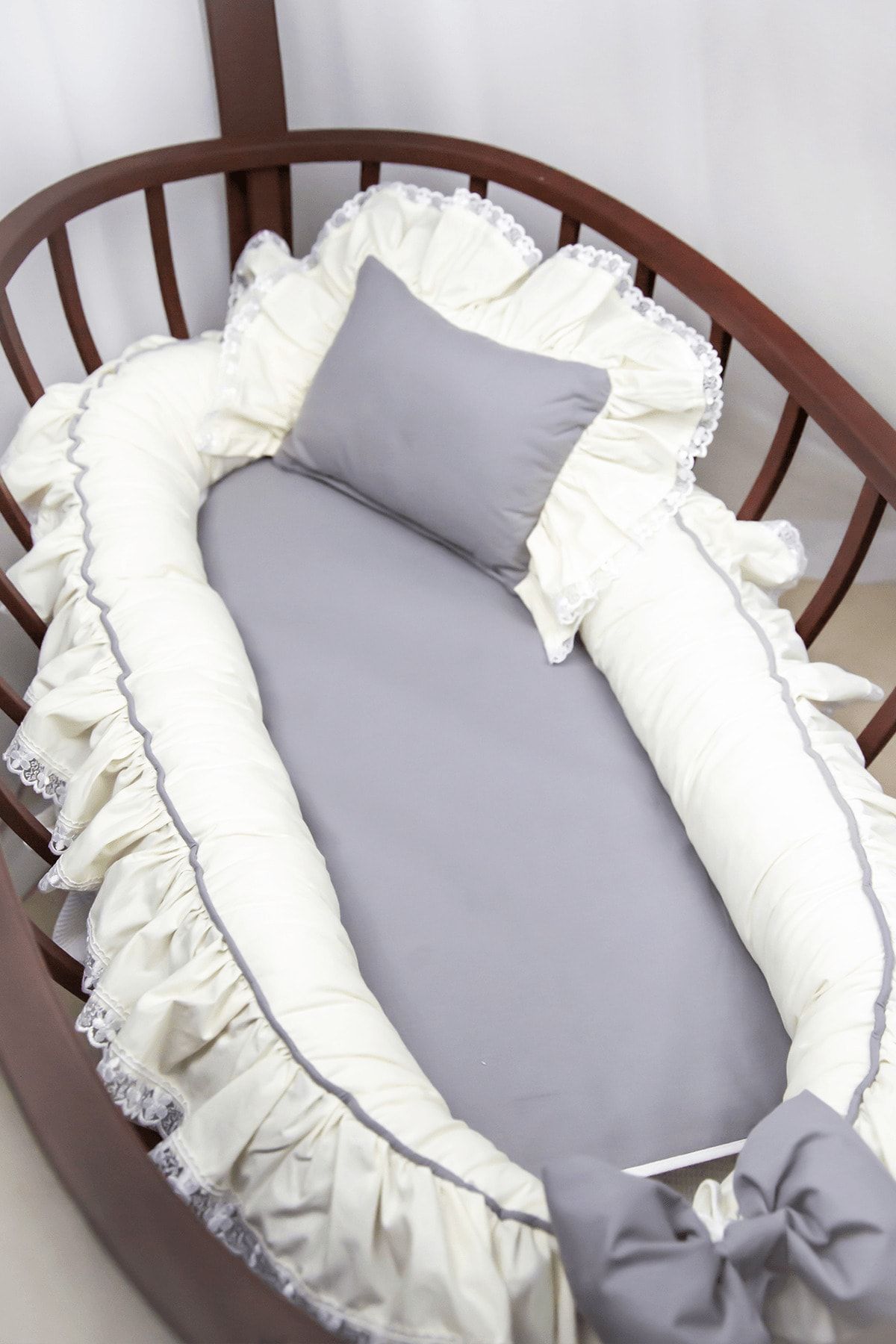 Babynest Yatak  Yastığı - Iç Ped  Lüks Vintage Model Fırfırlı Ve Güpürlü Gri