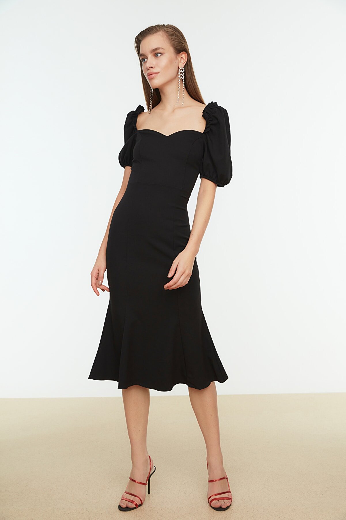 TRENDYOLMİLLA Siyah Yaka Detaylı Elbise TPRSS21EL0053